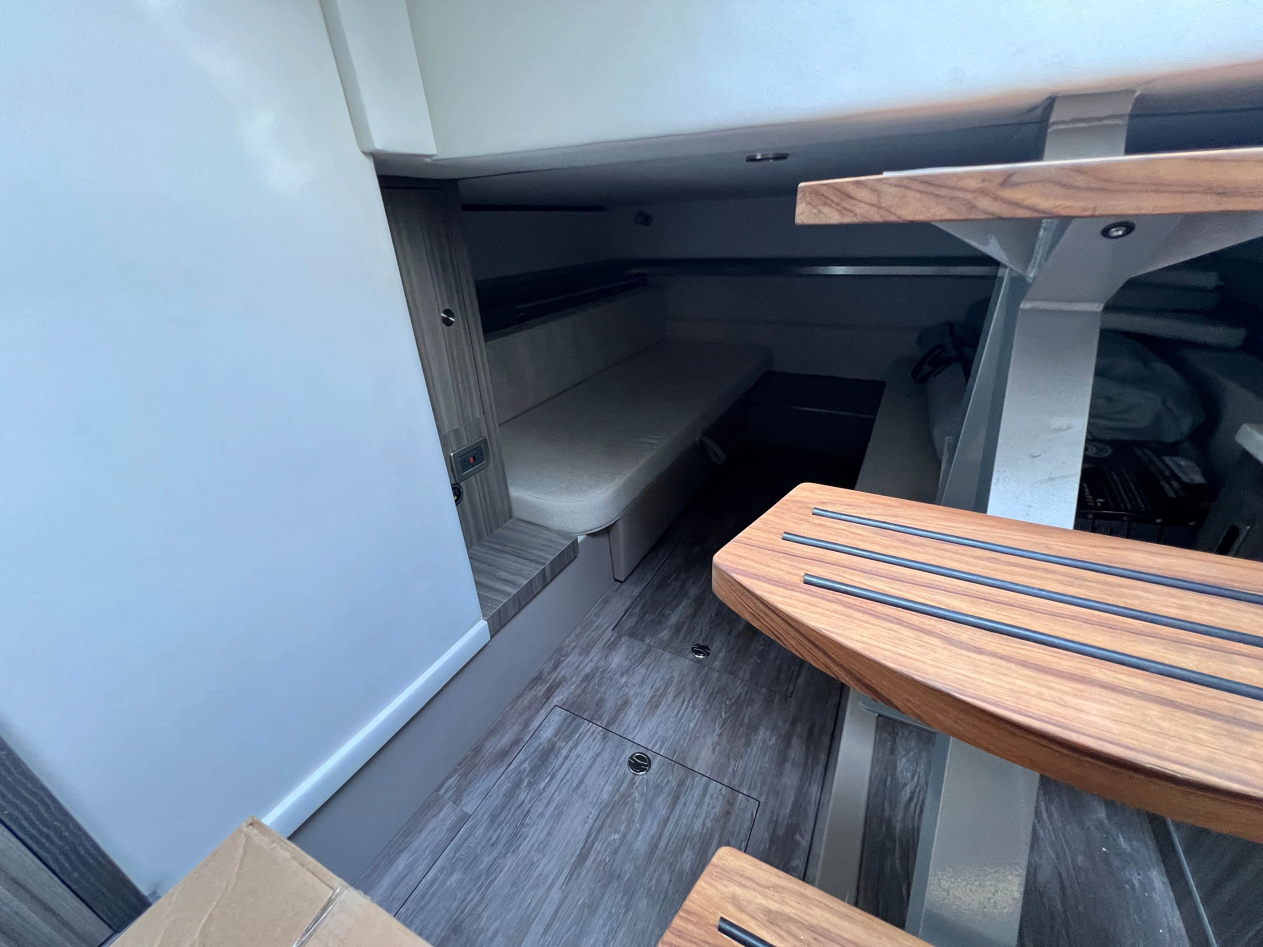 2026 Sea Ray Sundancer 320 Image Thumbnail #41