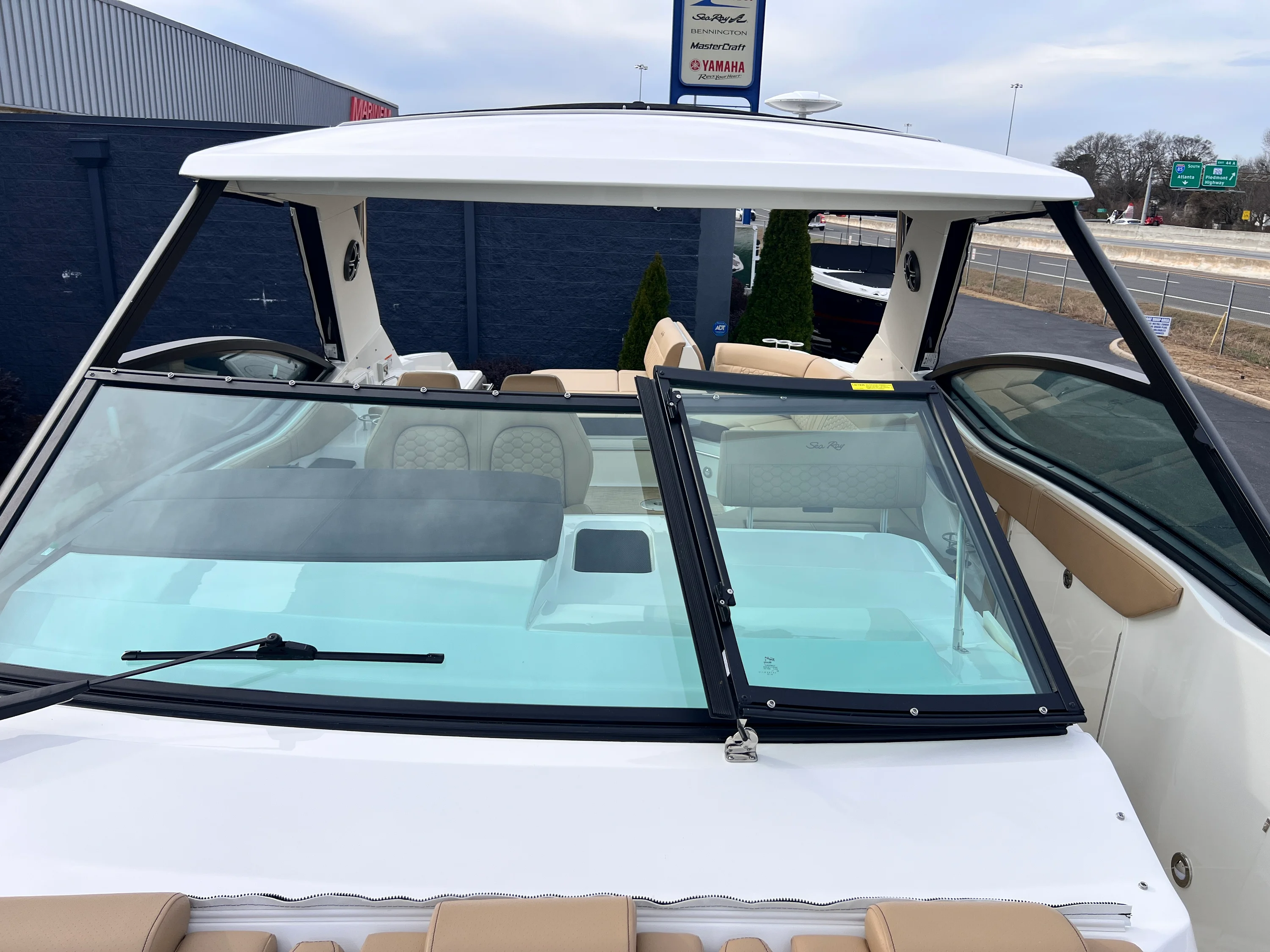 2026 Sea Ray Sundancer 320 Image Thumbnail #29