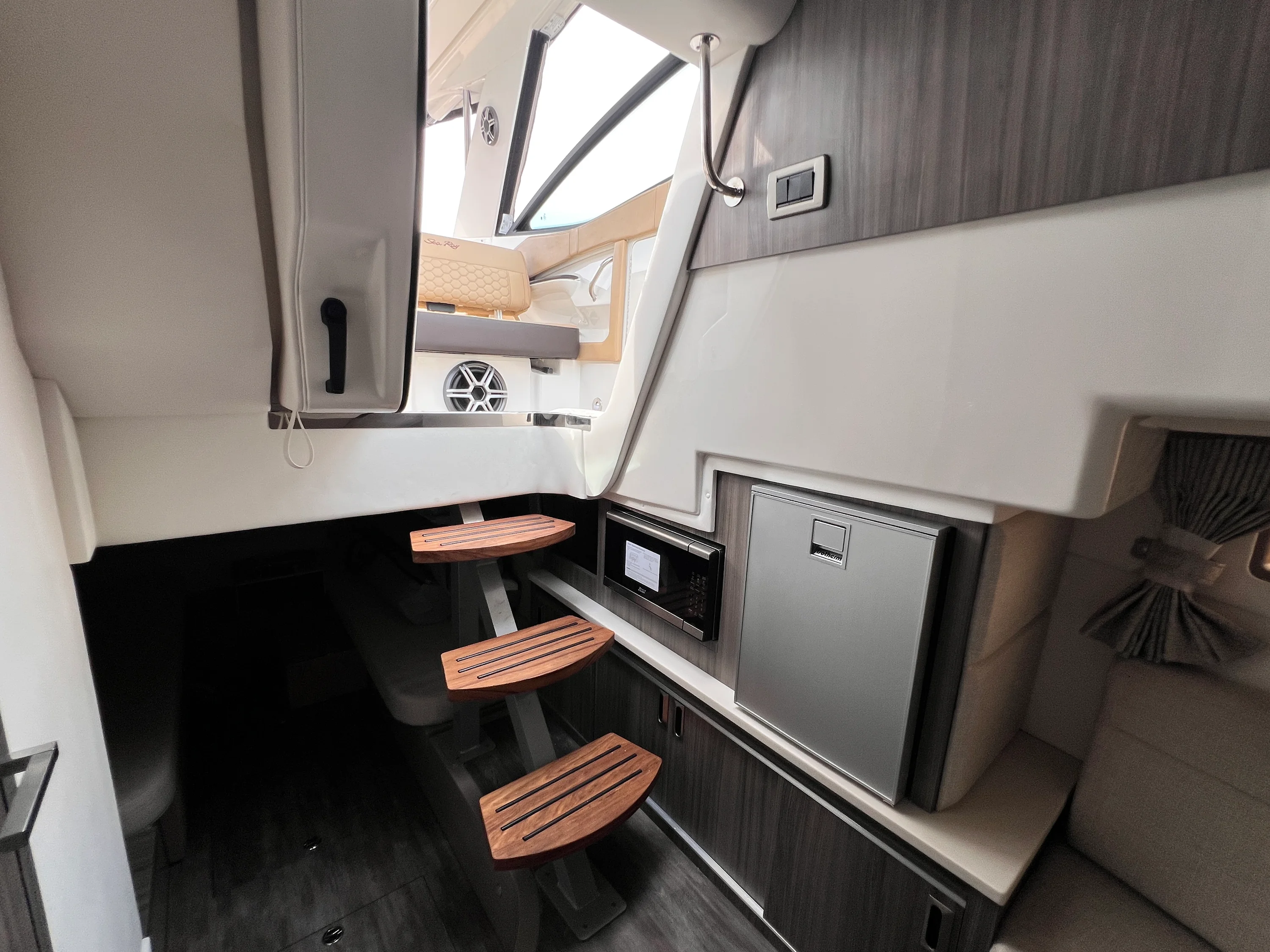 2026 Sea Ray Sundancer 320 Image Thumbnail #36