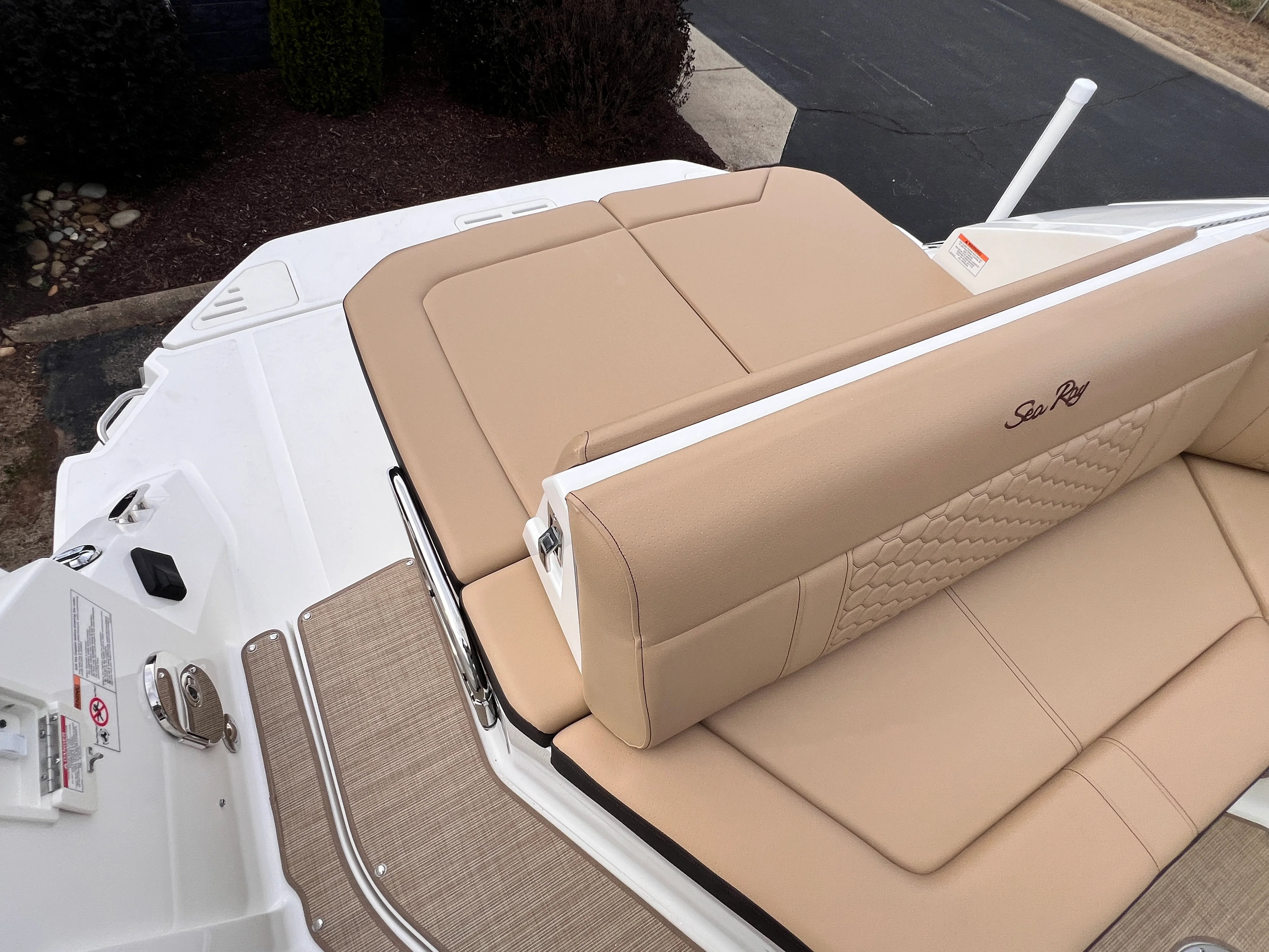 2026 Sea Ray Sundancer 320 Image Thumbnail #43