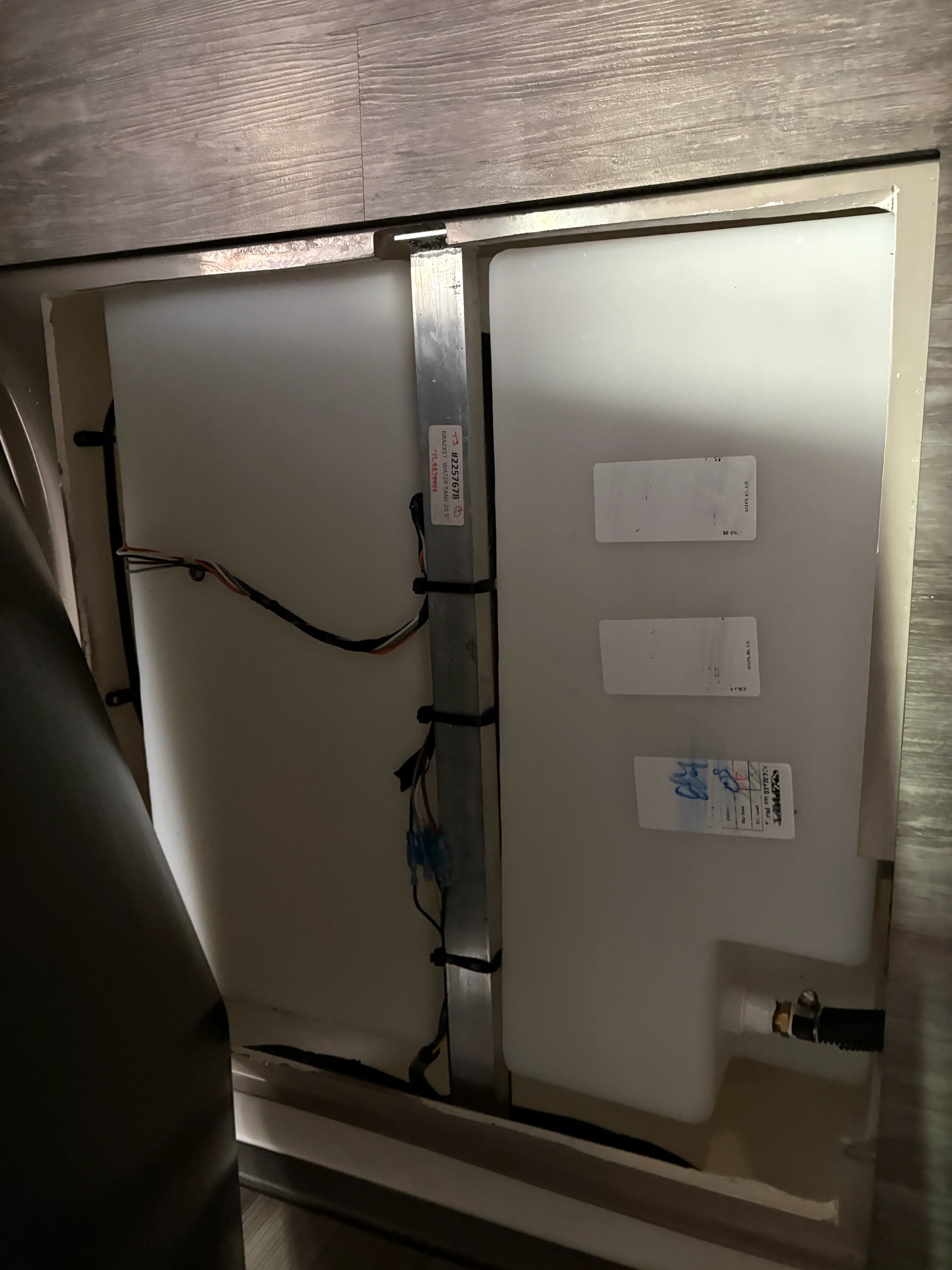 2026 Sea Ray Sundancer 320 Outboard Image Thumbnail #37