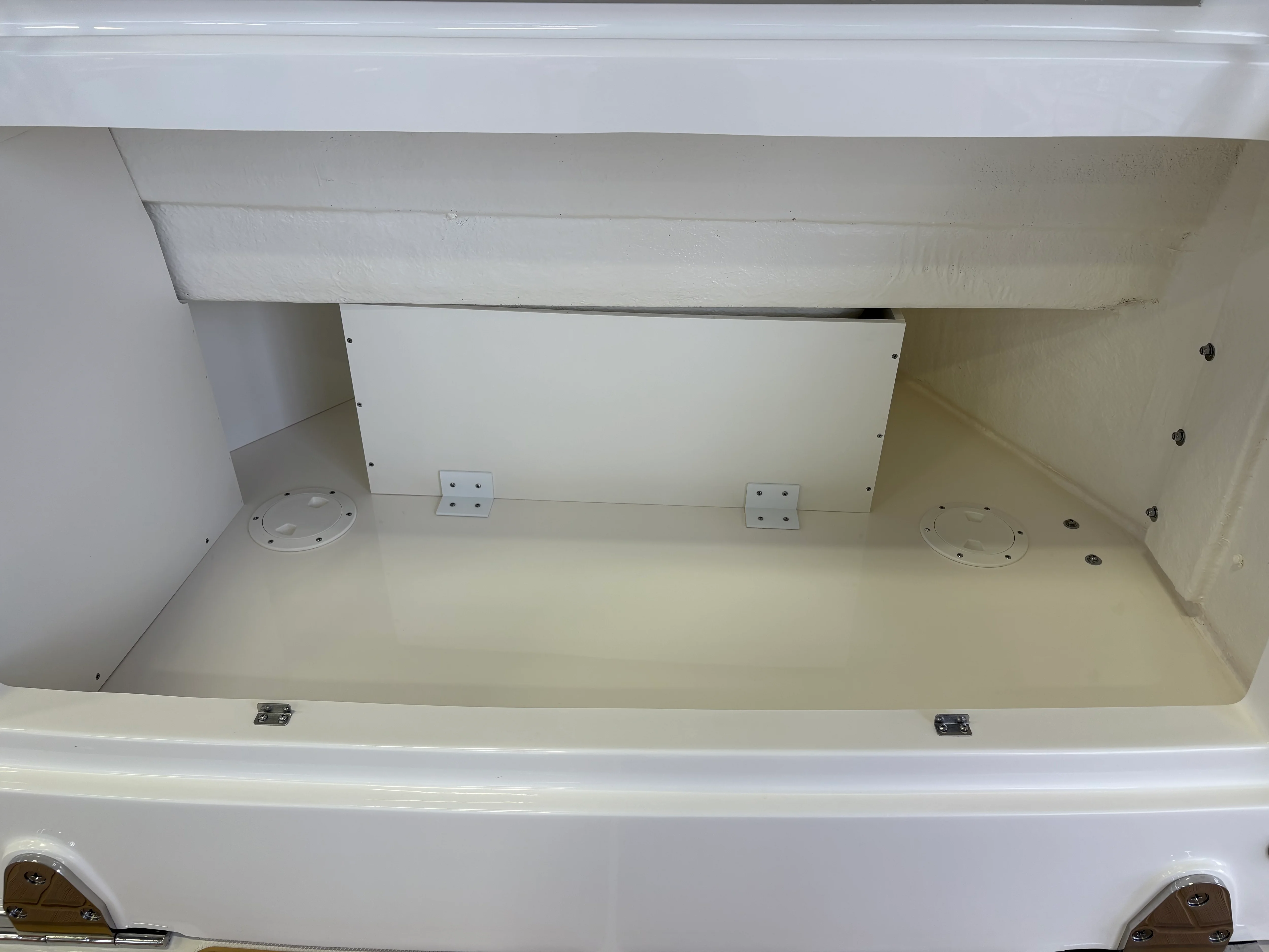 2026 Sea Ray Sundancer 320 Outboard Image Thumbnail #6