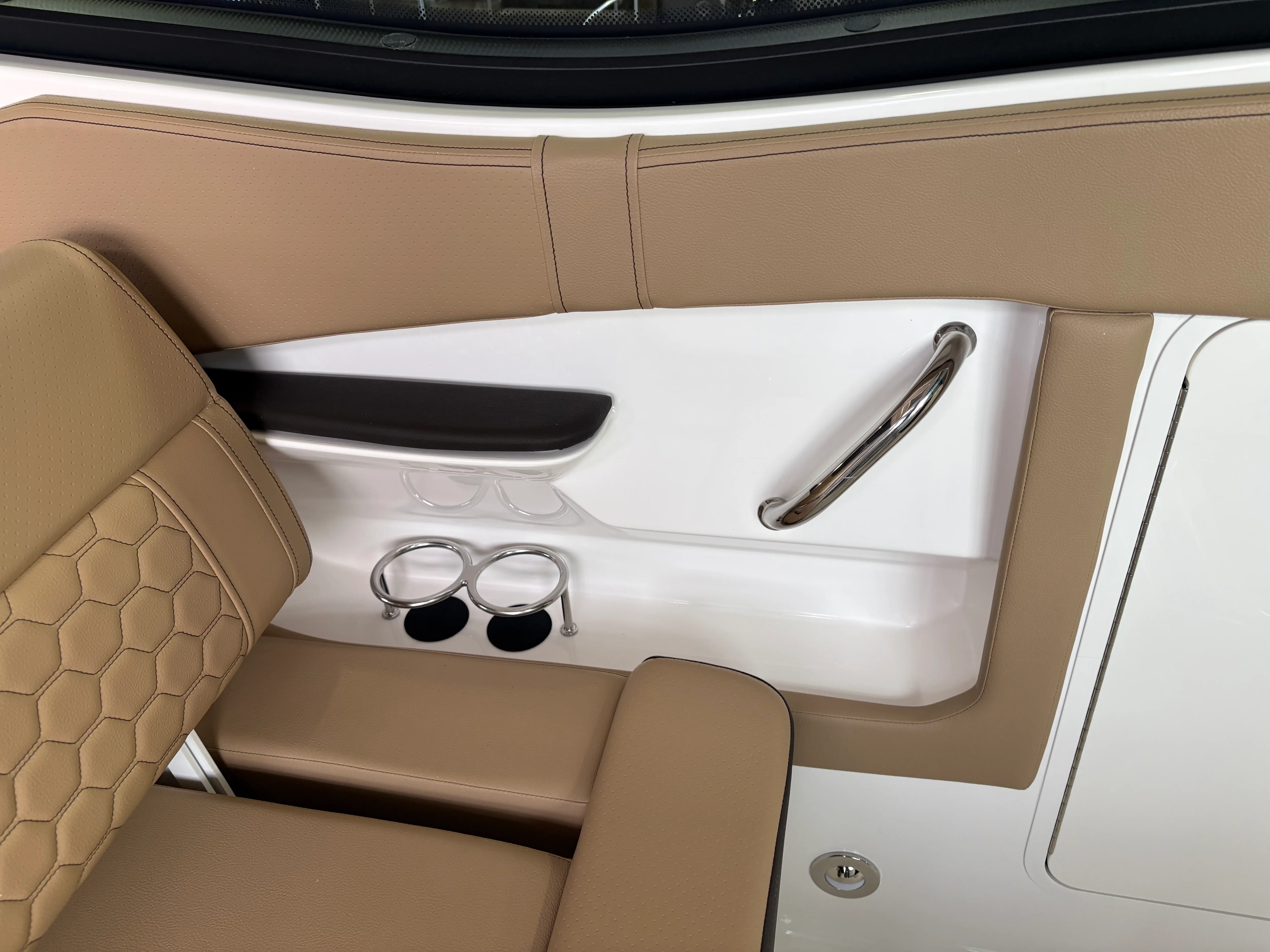 2026 Sea Ray Sundancer 320 Outboard Image Thumbnail #15