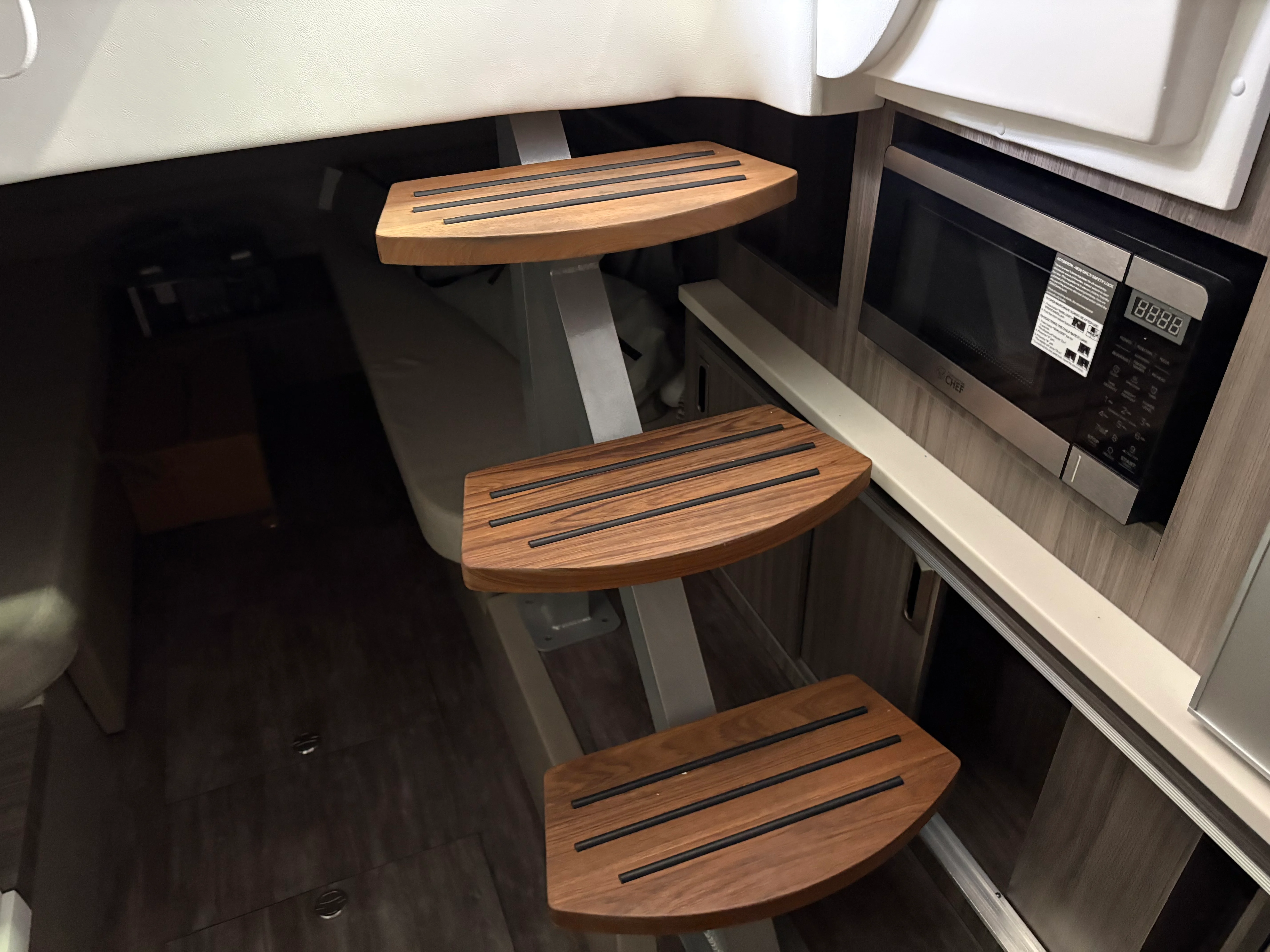 2026 Sea Ray Sundancer 320 Outboard Image Thumbnail #24