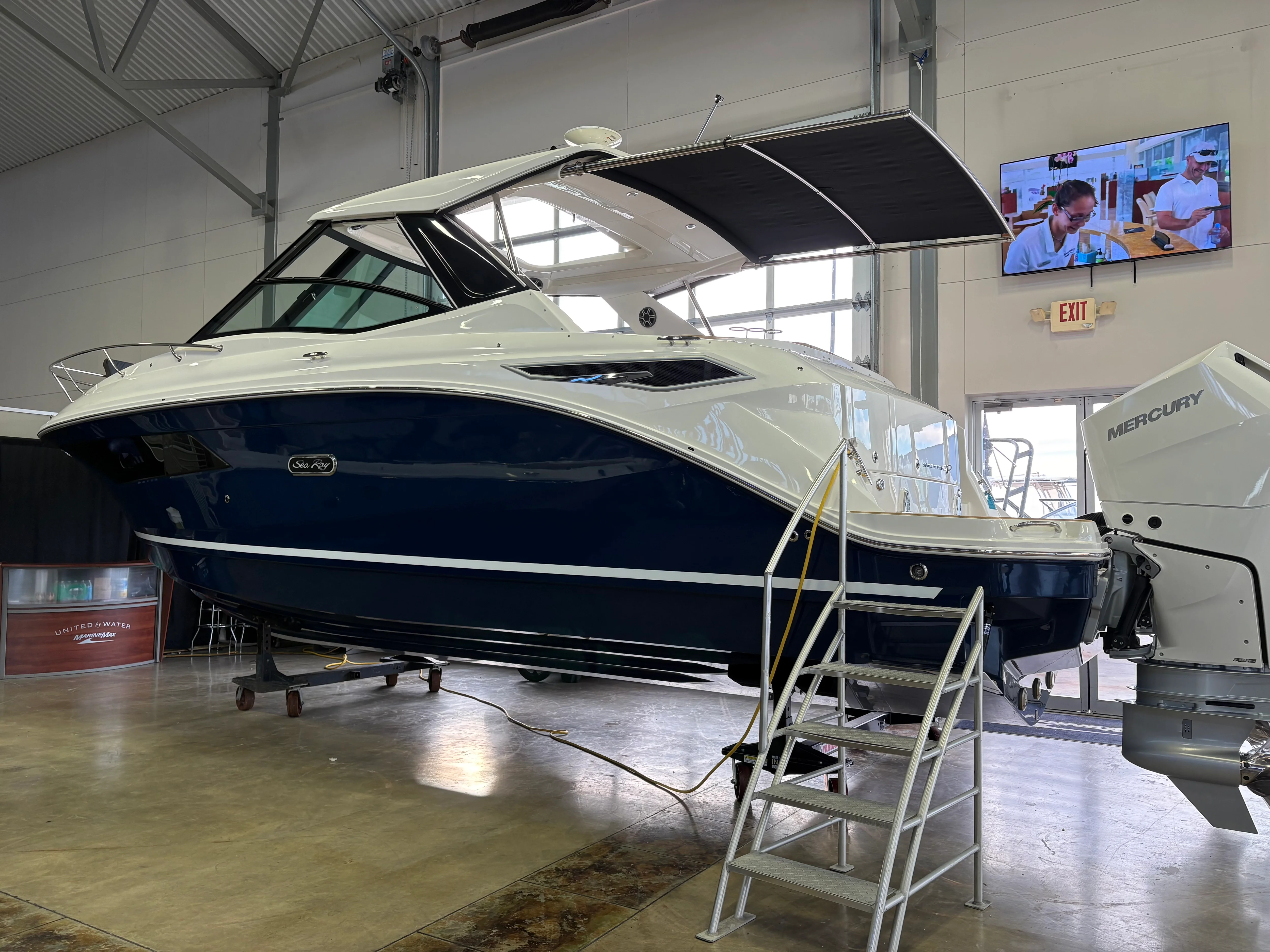 2026 Sea Ray Sundancer 320 Outboard Image Thumbnail #0