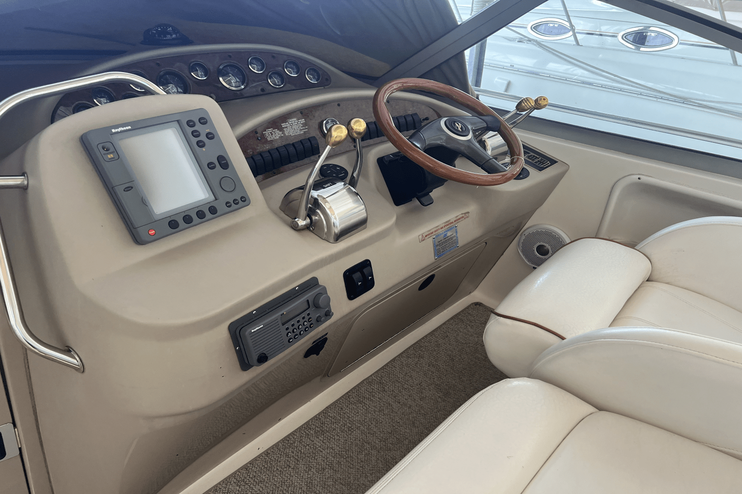 2000 Sea Ray 340 Sundancer Image Thumbnail #4