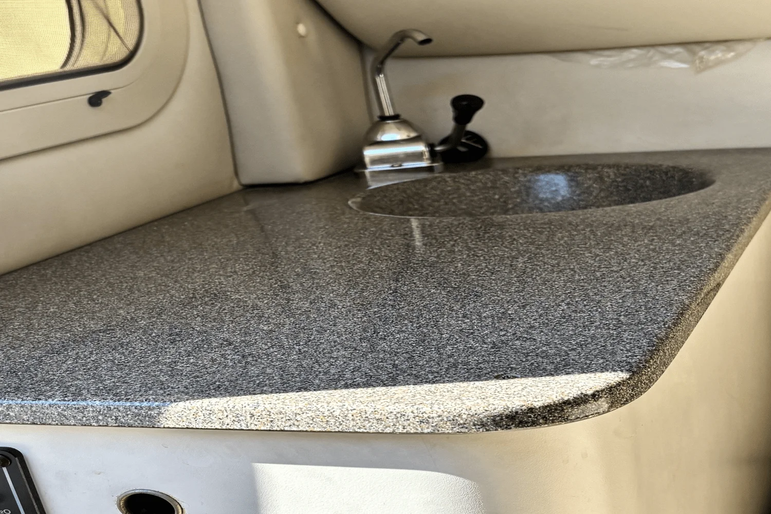 2002 Crownline 215 CCR Image Thumbnail #8