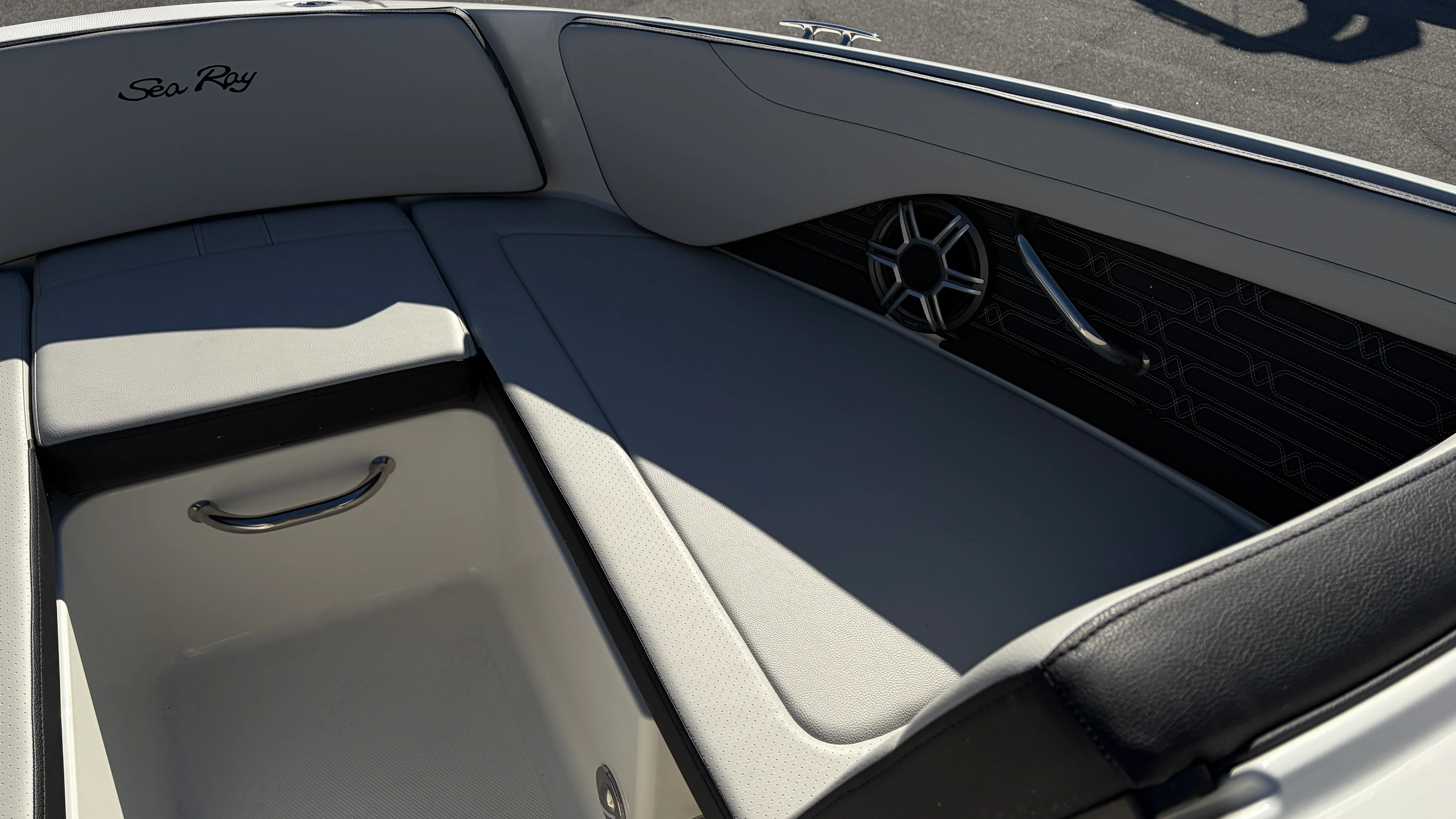 2026 Sea Ray SPX 210 Outboard Image Thumbnail #24