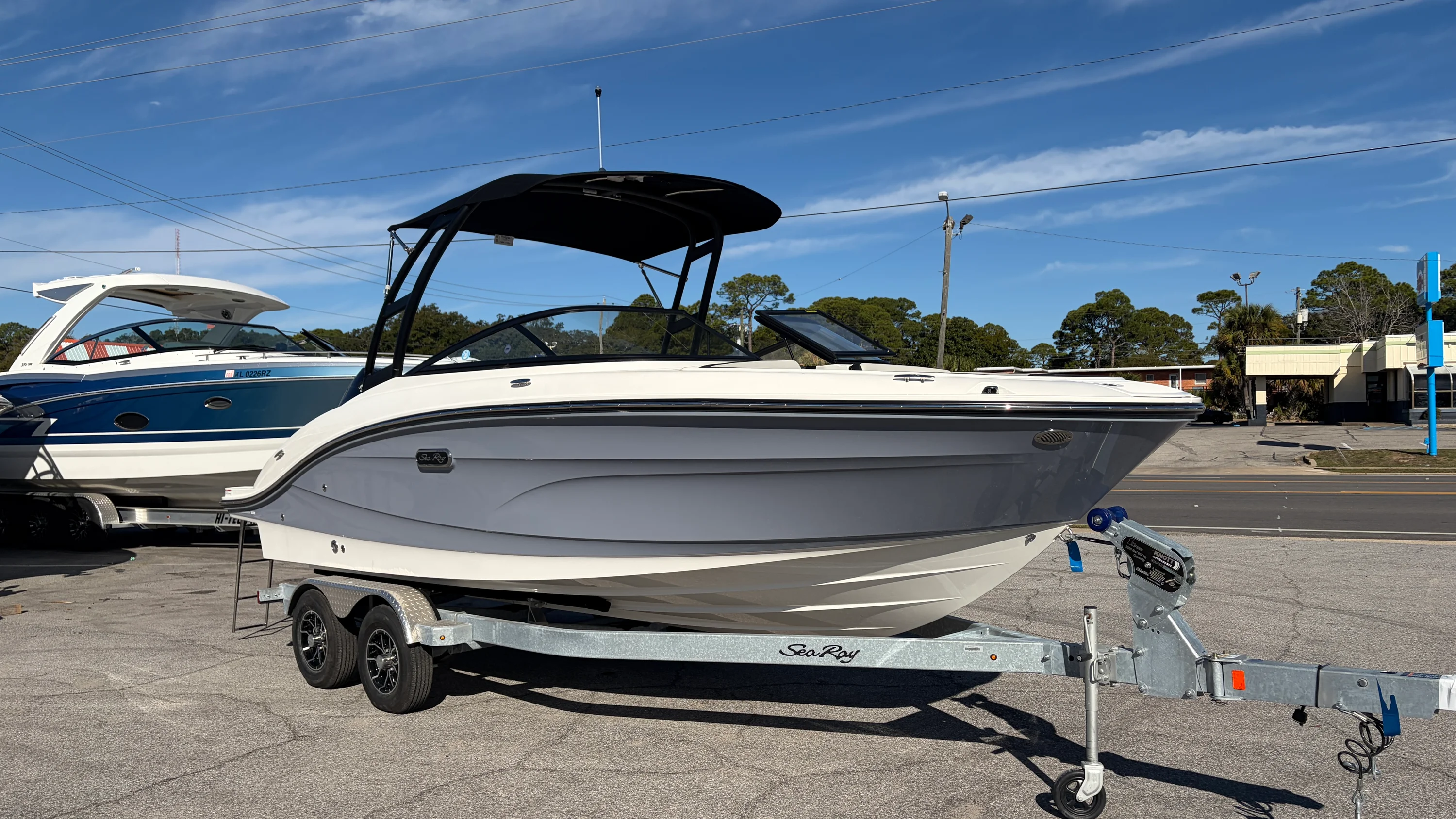 2026 Sea Ray SPX 210 Outboard Image Thumbnail #1