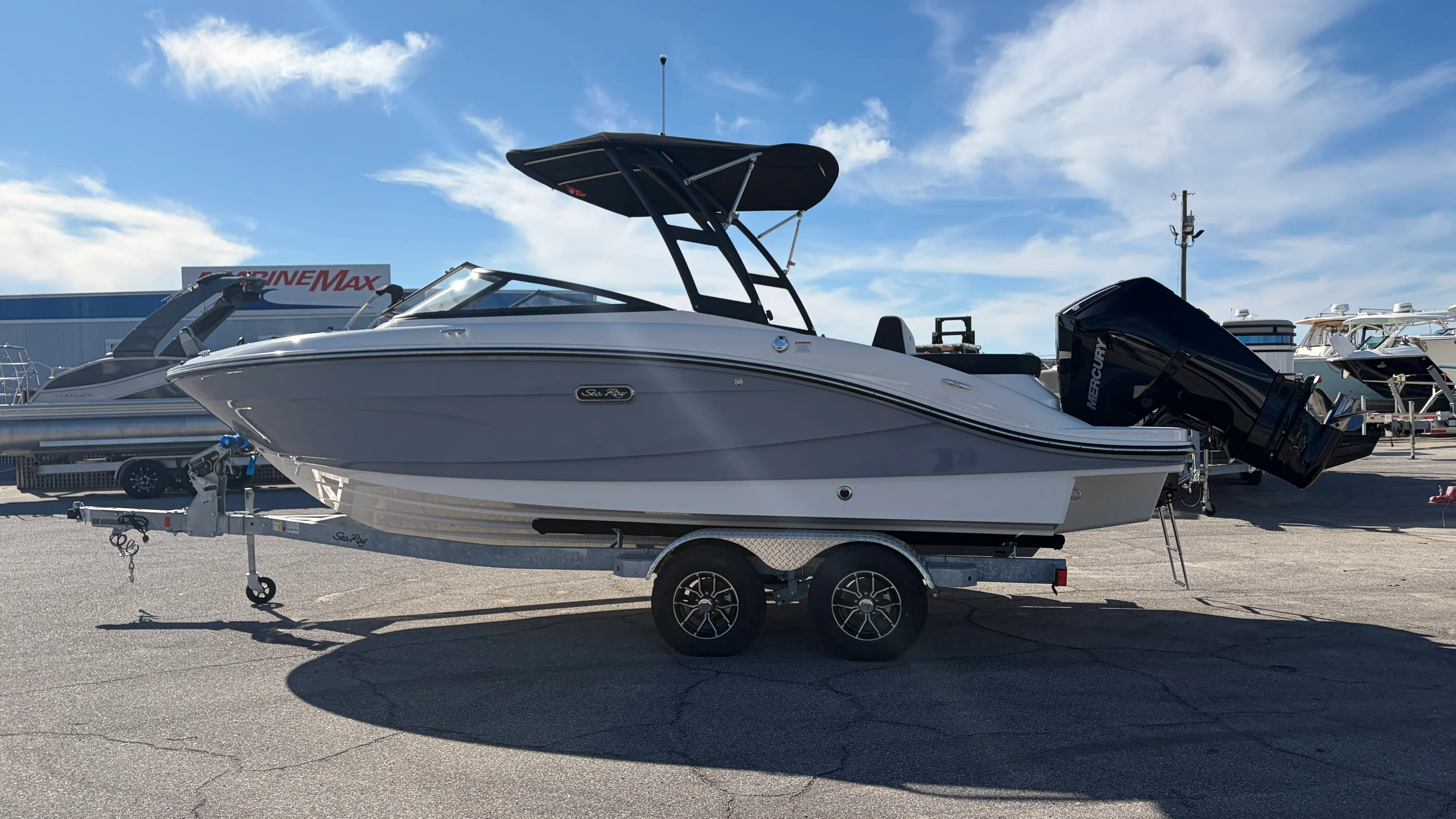 2026 Sea Ray SPX 210 Outboard Image Thumbnail #5