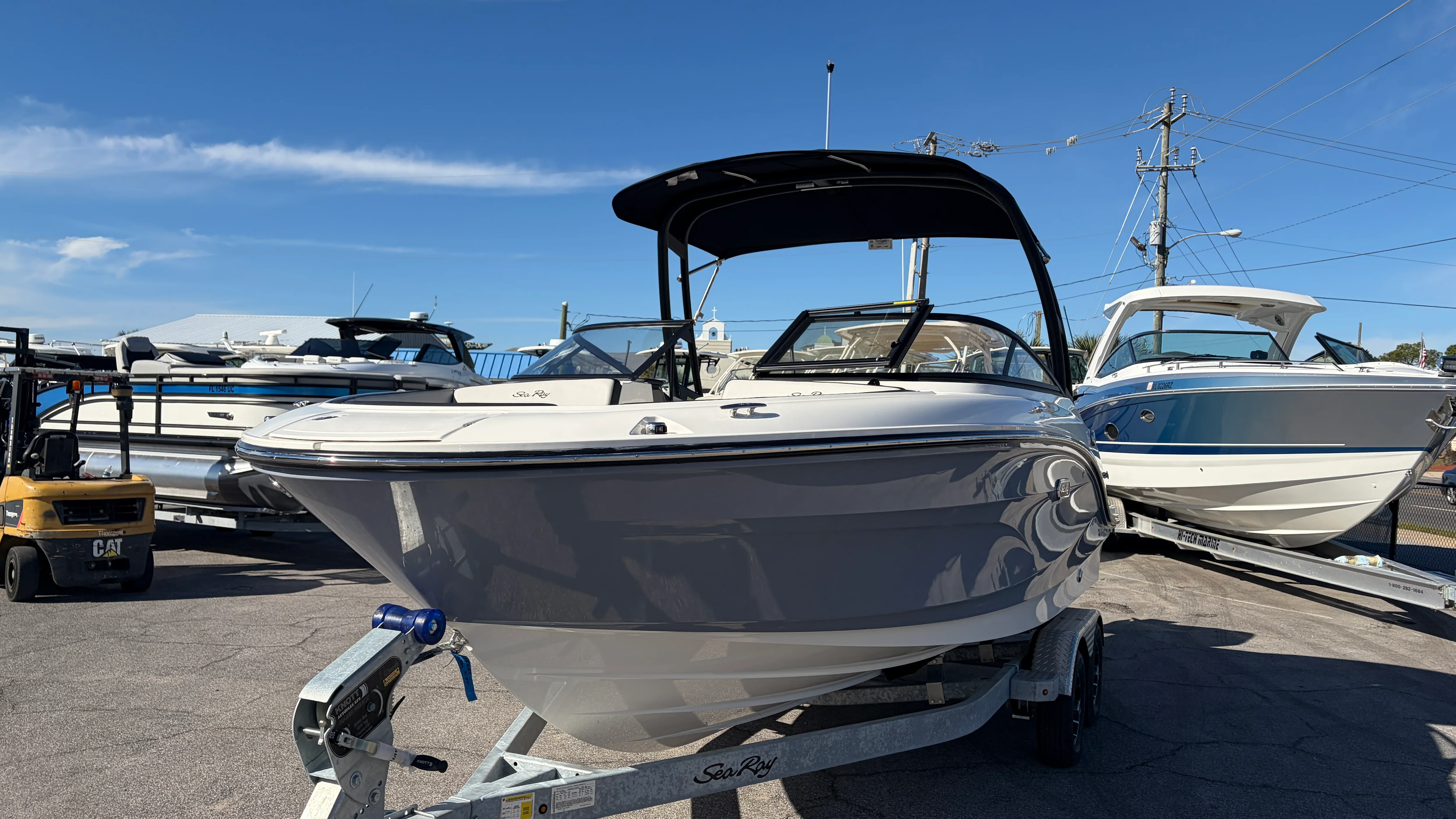 2026 Sea Ray SPX 210 Outboard Image Thumbnail #3