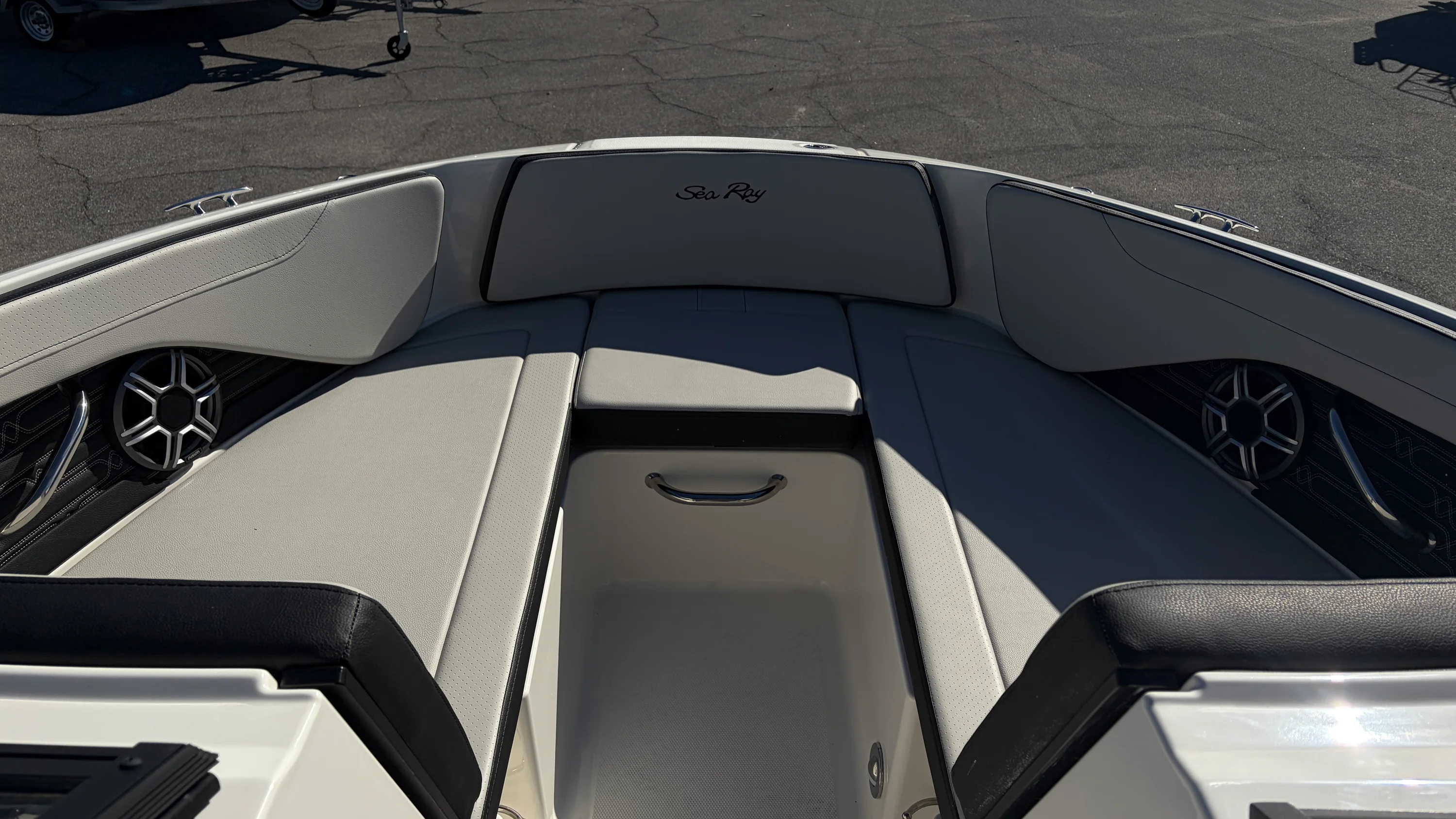 2026 Sea Ray SPX 210 Outboard Image Thumbnail #23