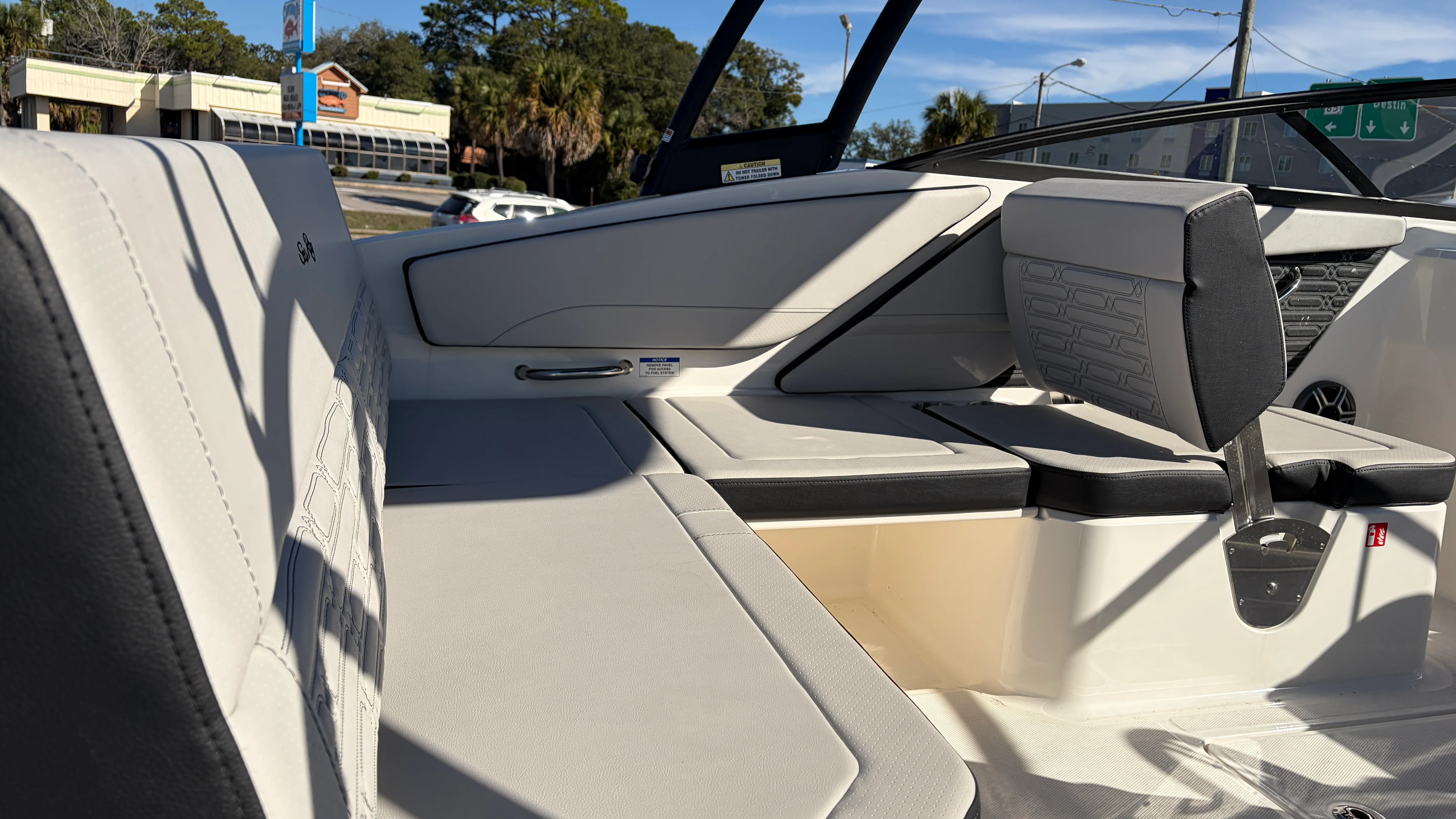 2026 Sea Ray SPX 210 Outboard Image Thumbnail #13