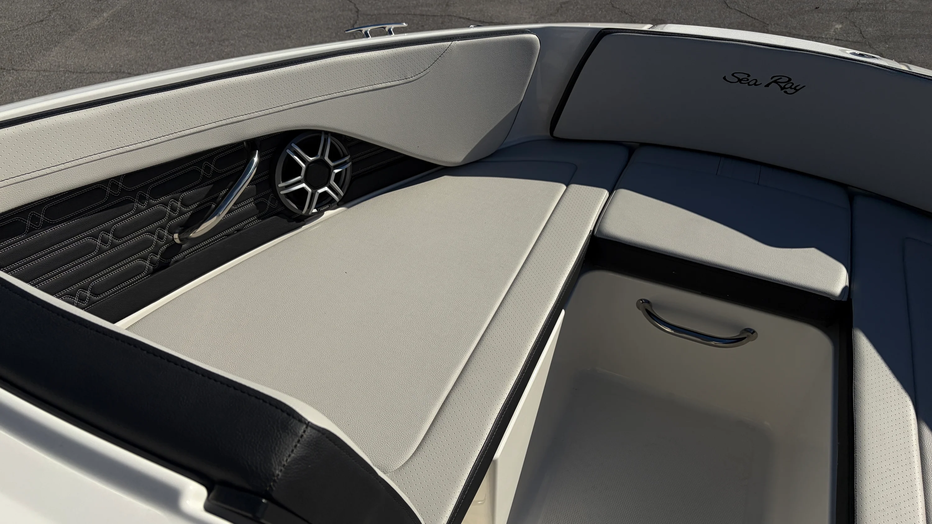 2026 Sea Ray SPX 210 Outboard Image Thumbnail #25