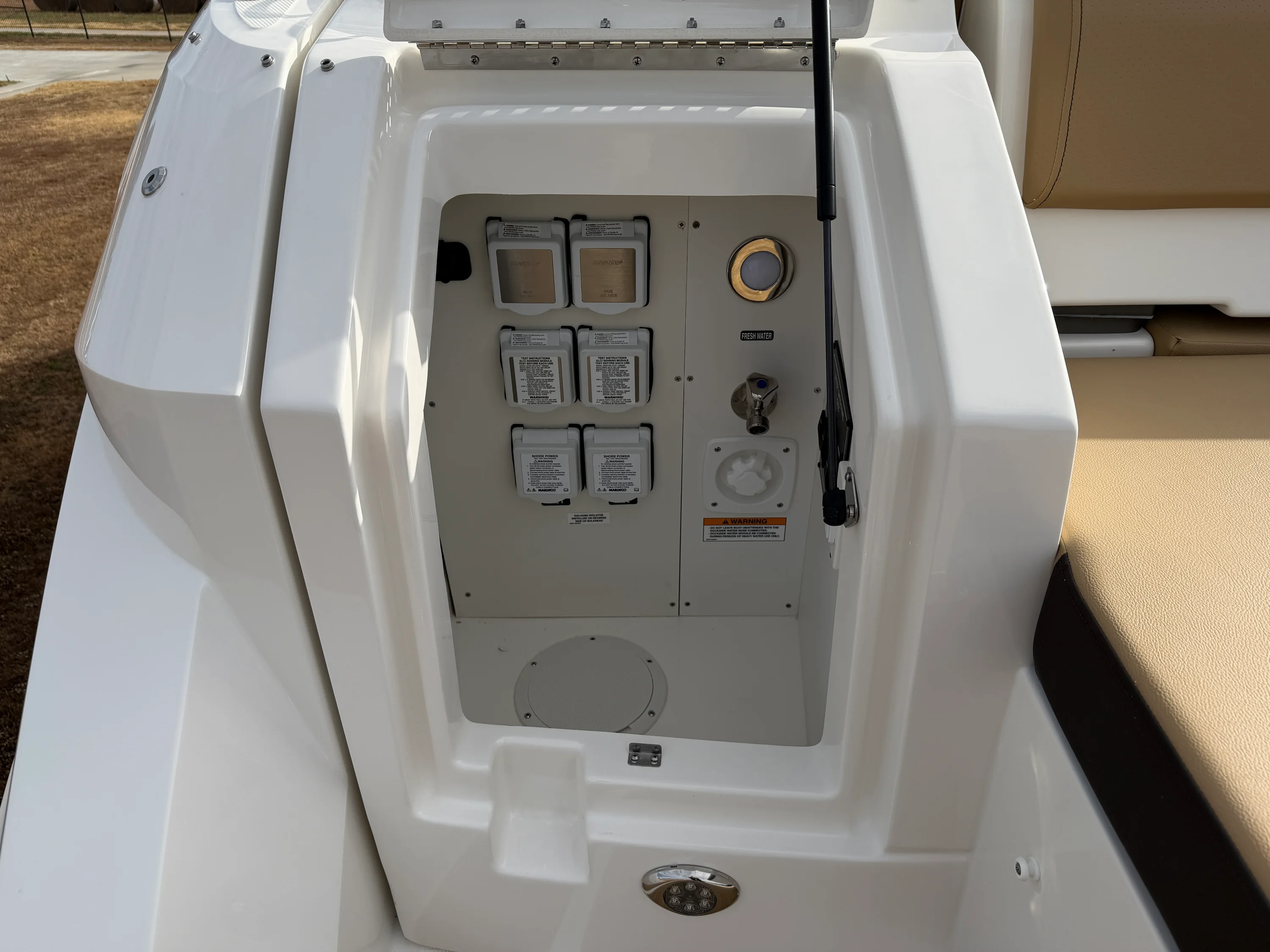 2026 Sea Ray Sundancer 320 Image Thumbnail #7