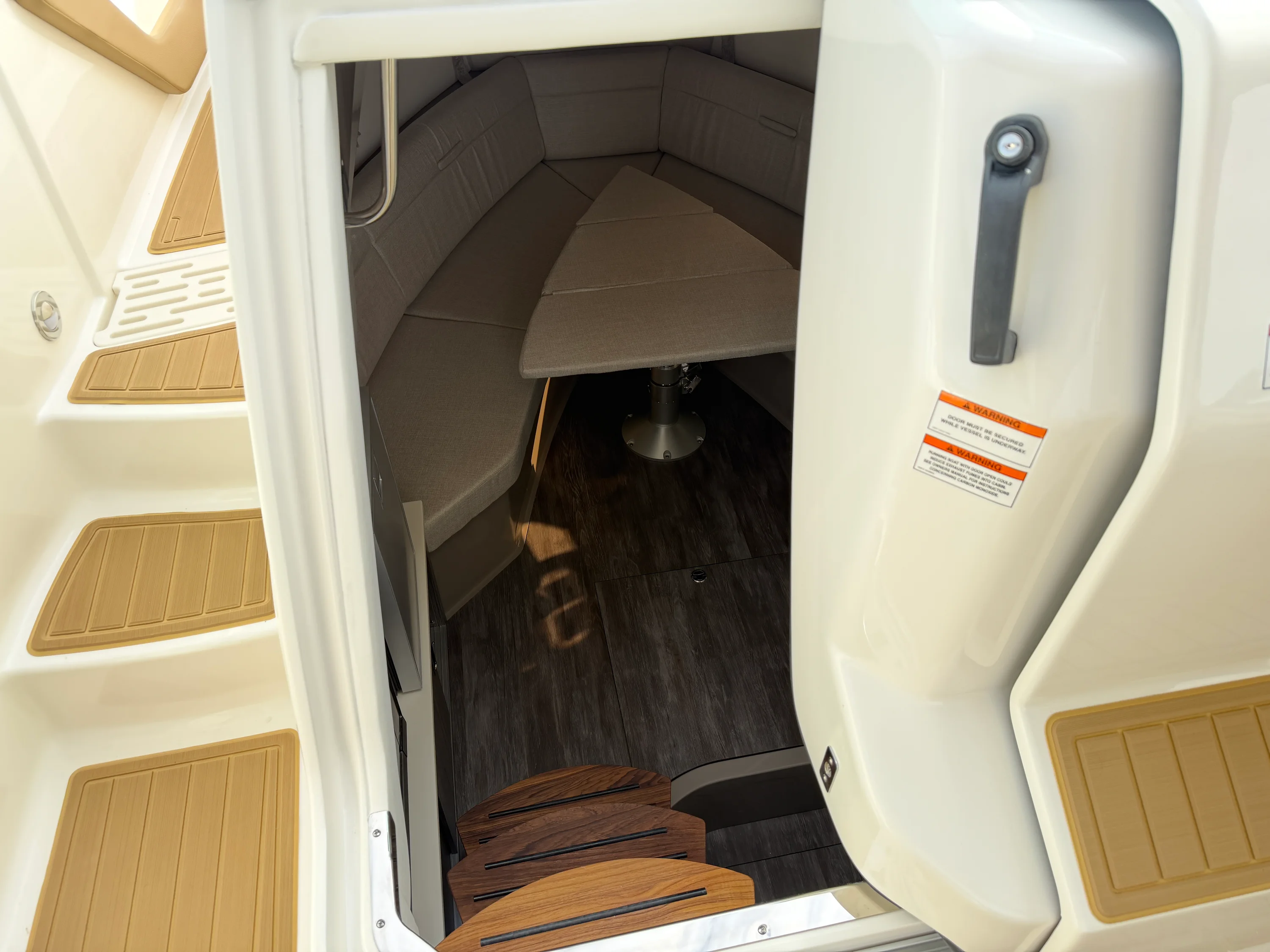 2026 Sea Ray Sundancer 320 Image Thumbnail #28