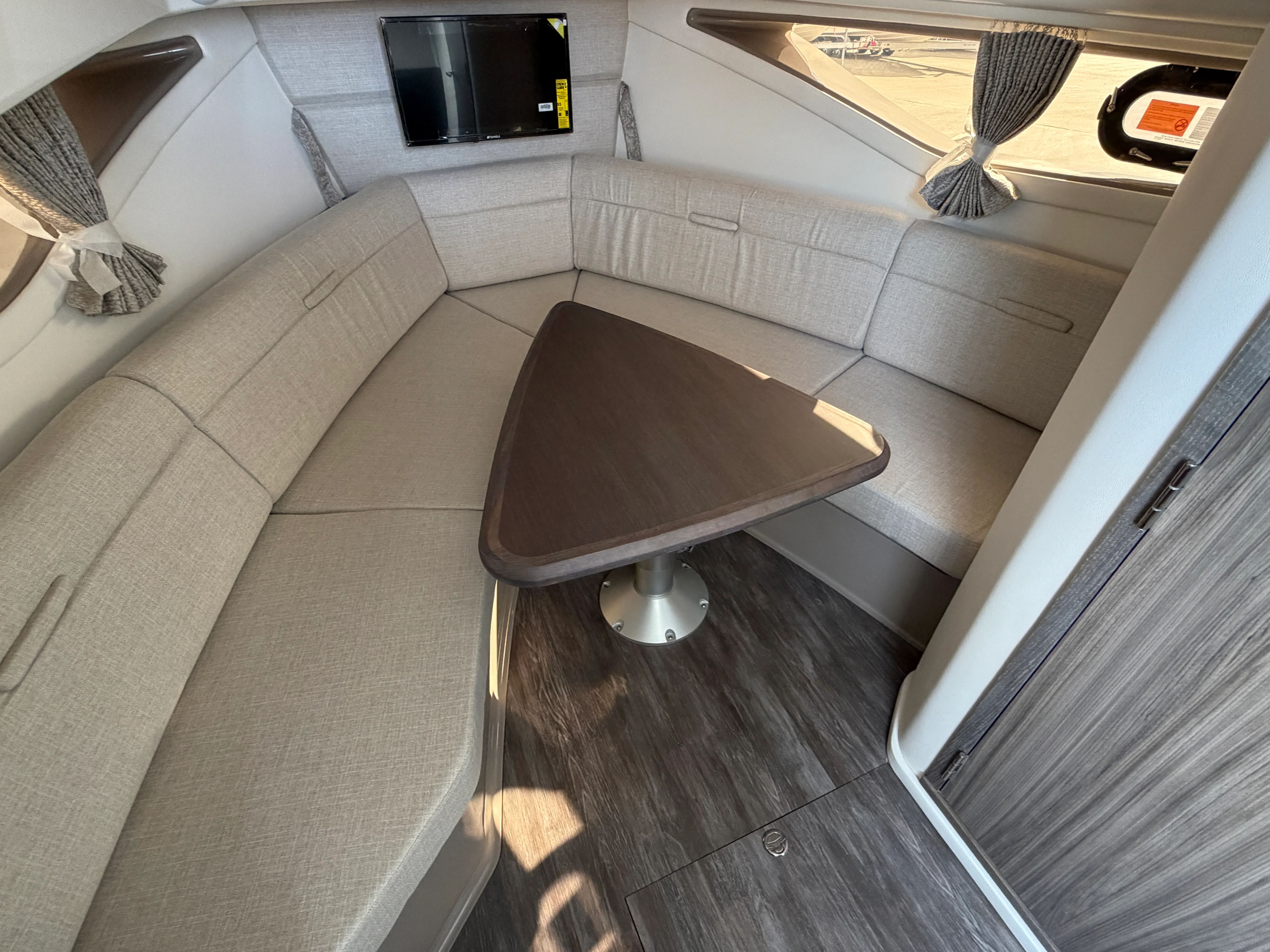 2026 Sea Ray Sundancer 320 Image Thumbnail #30