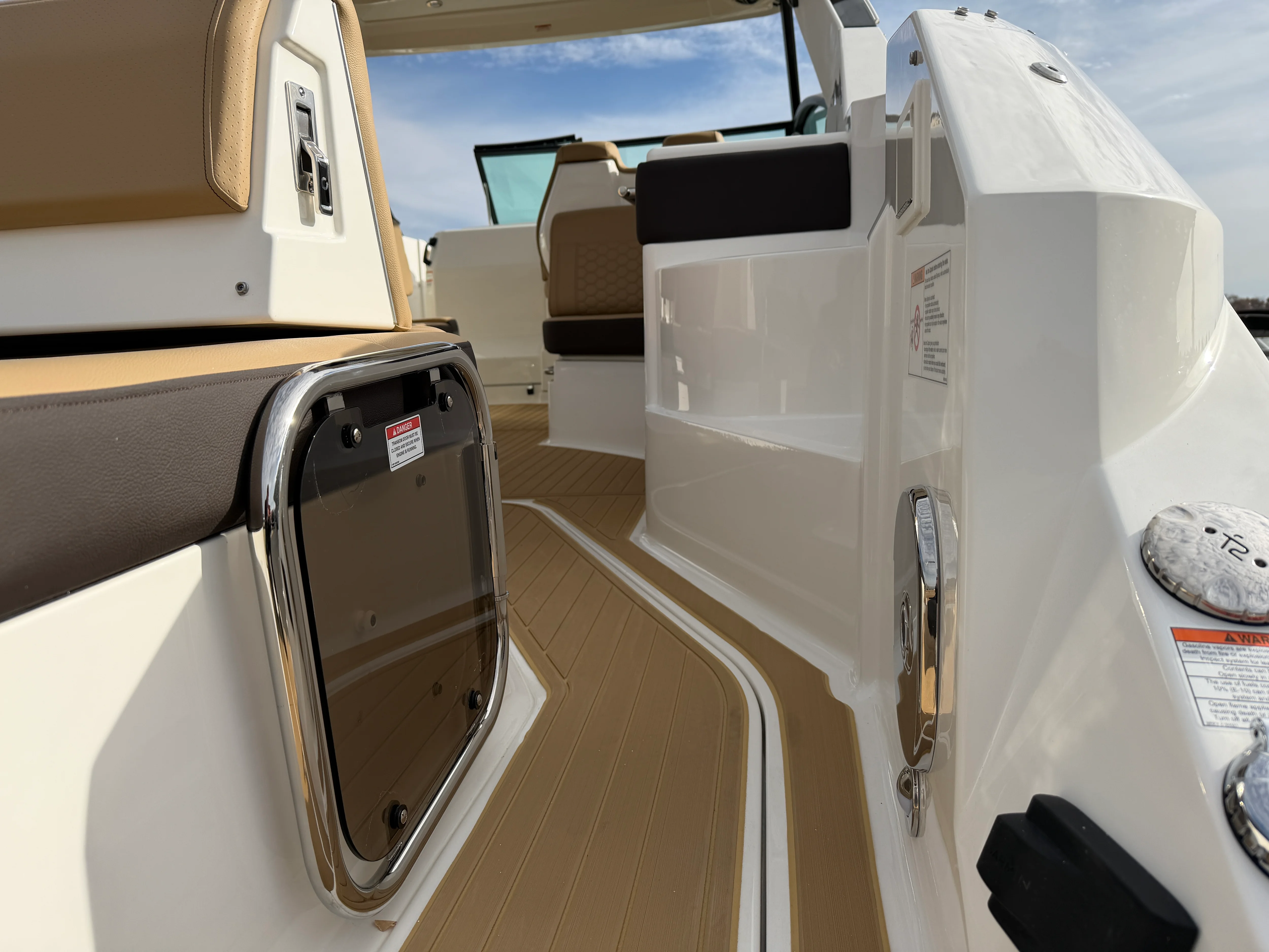 2026 Sea Ray Sundancer 320 Image Thumbnail #8