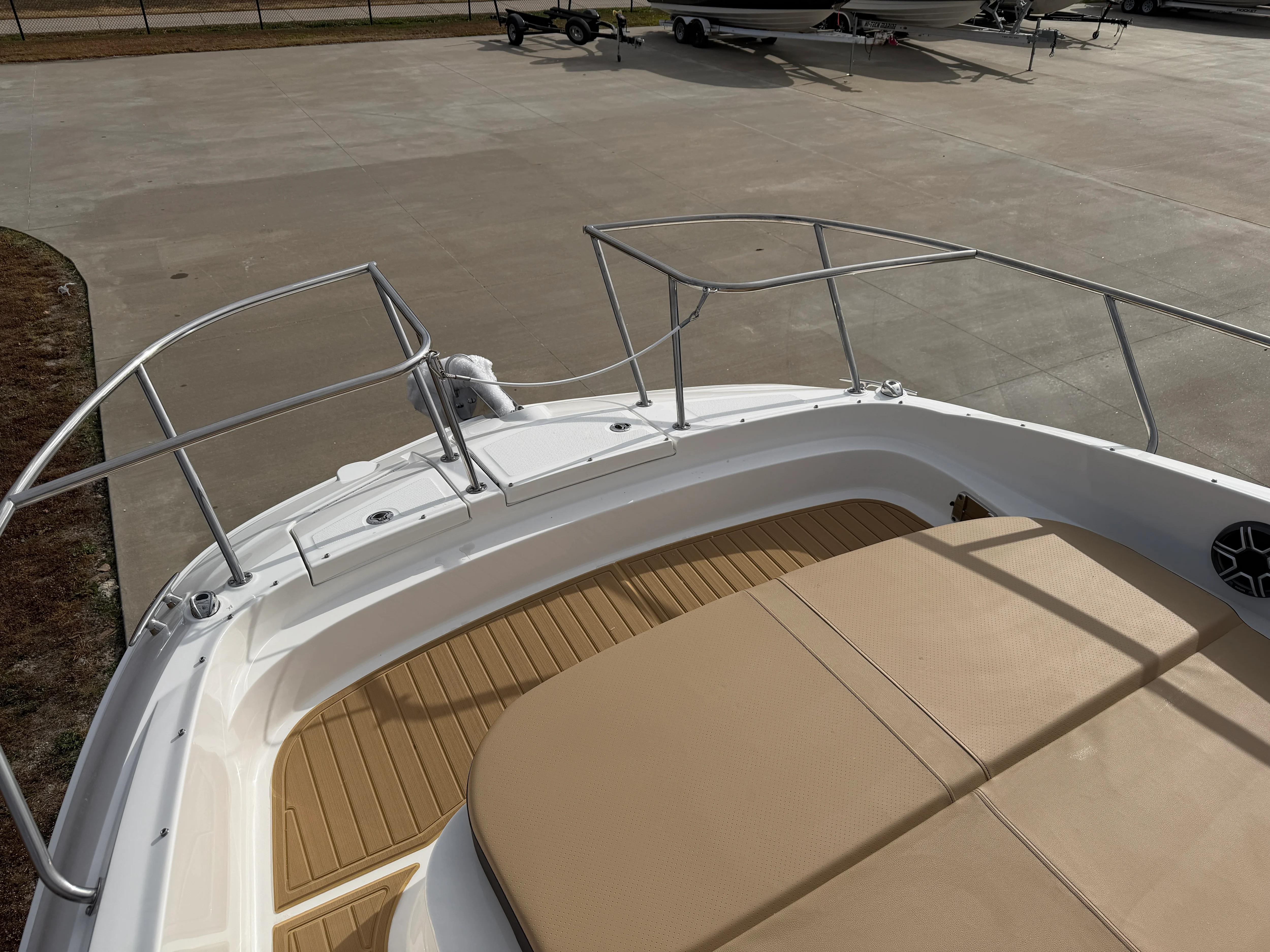 2026 Sea Ray Sundancer 320 Image Thumbnail #27