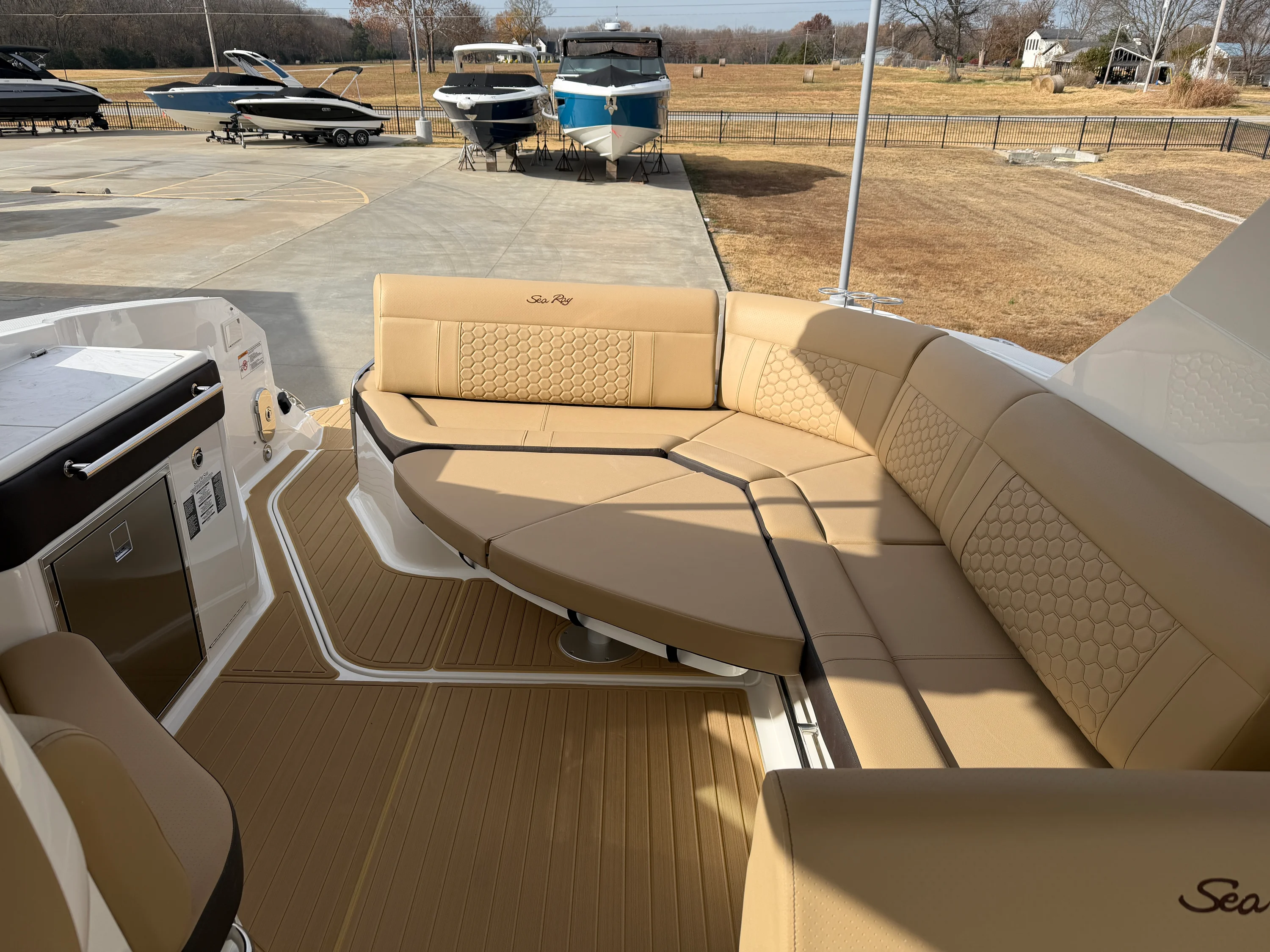 2026 Sea Ray Sundancer 320 Image Thumbnail #11