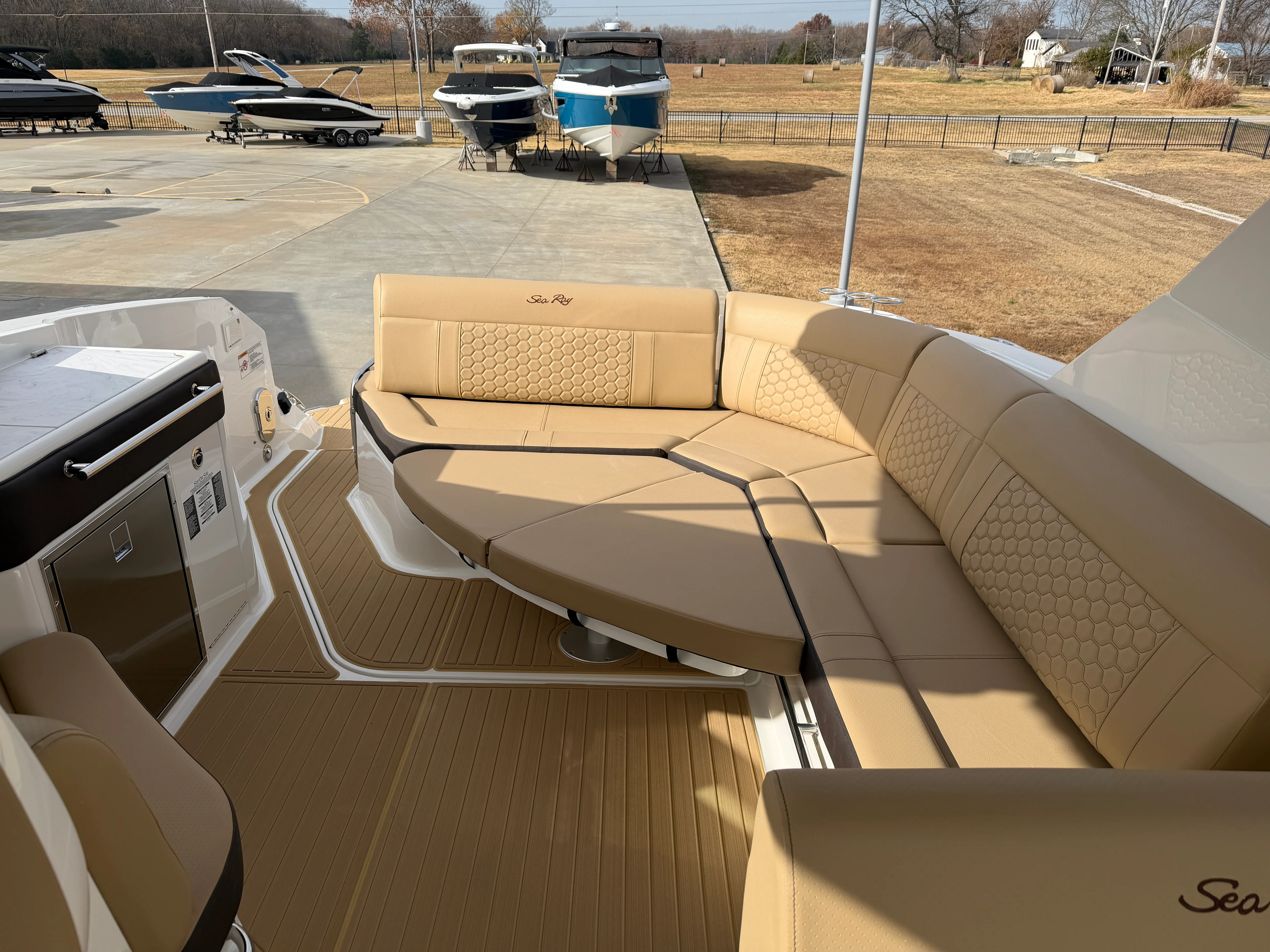 2026 Sea Ray Sundancer 320 Image Thumbnail #11