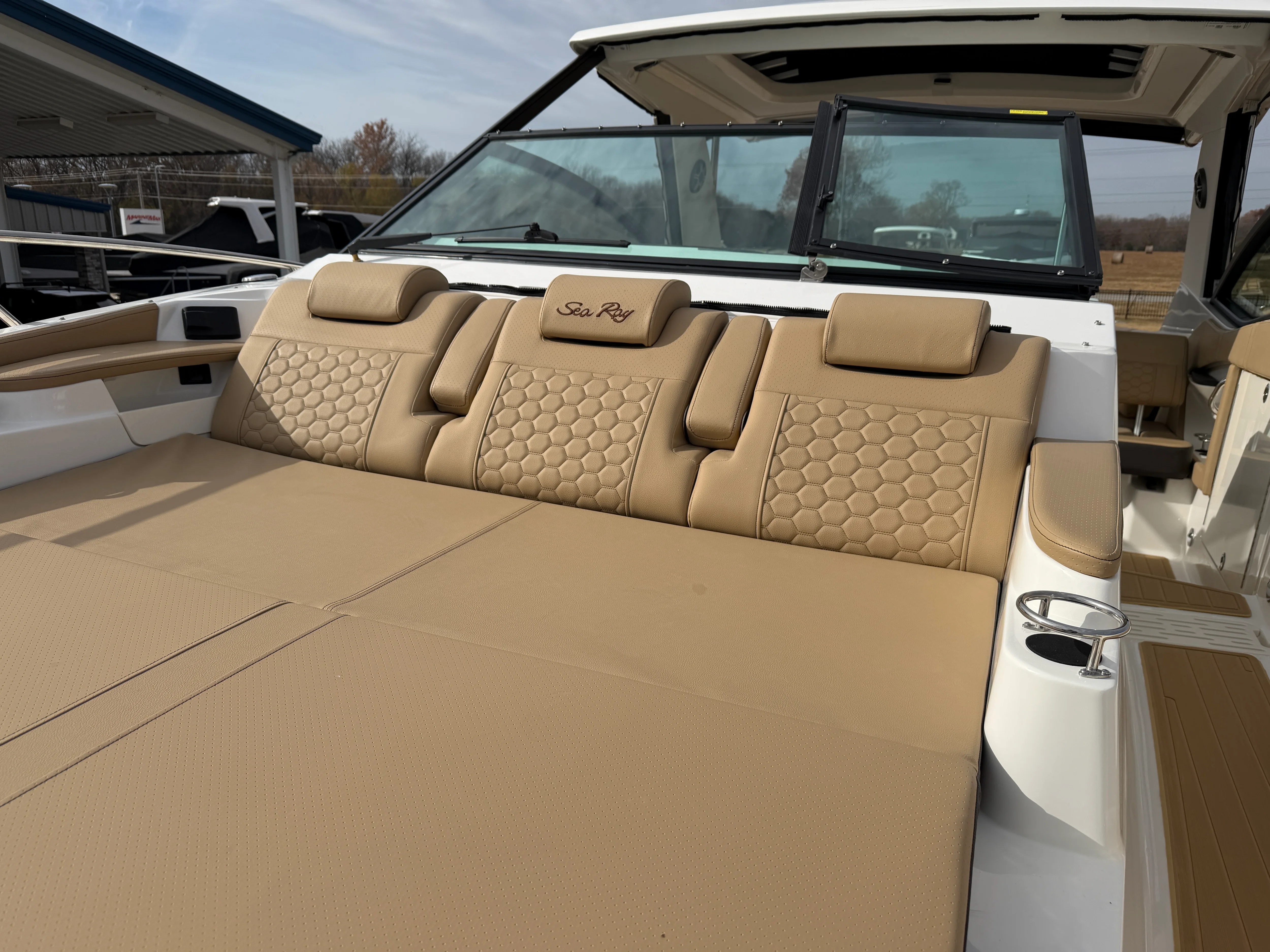 2026 Sea Ray Sundancer 320 Image Thumbnail #26