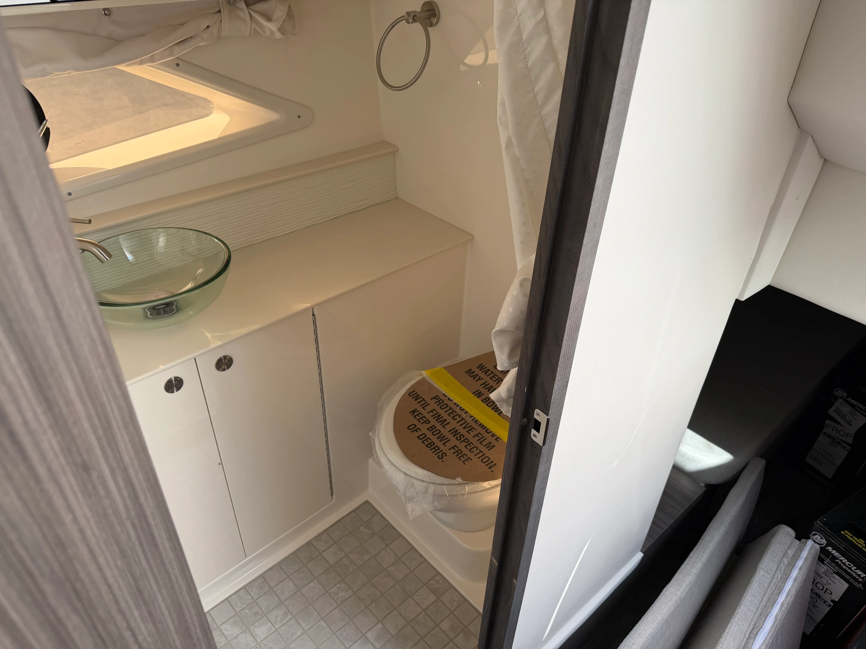 2026 Sea Ray Sundancer 320 Image Thumbnail #32