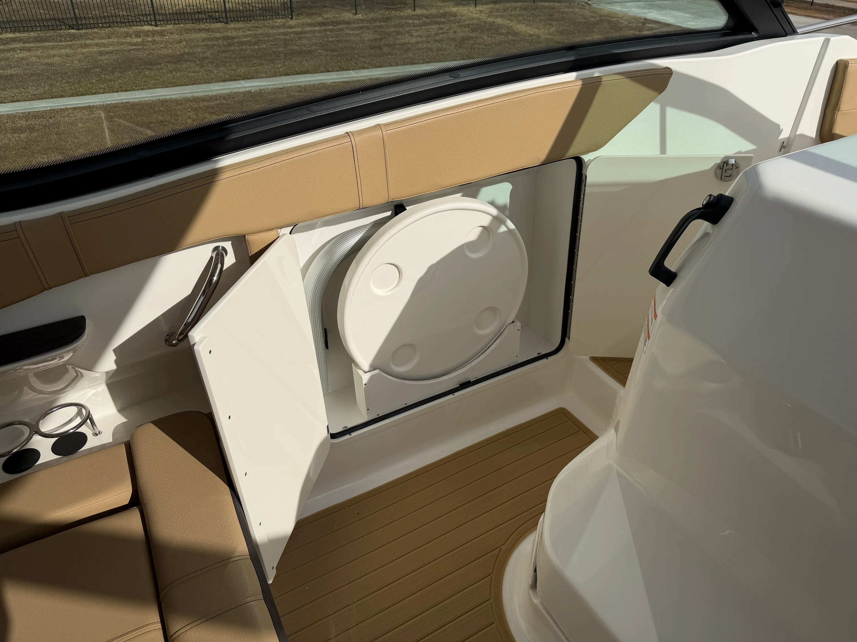 2026 Sea Ray Sundancer 320 Image Thumbnail #22