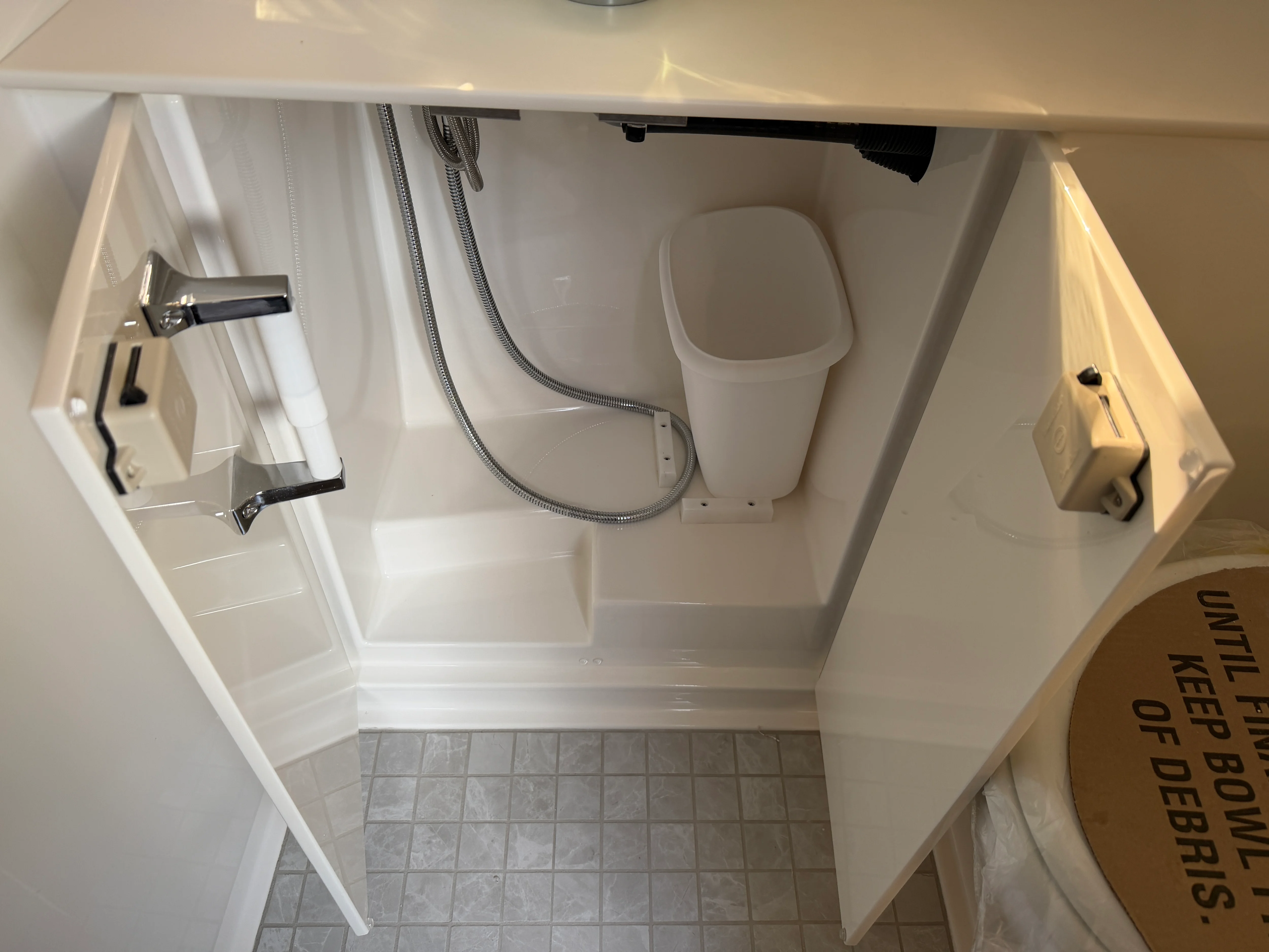 2026 Sea Ray Sundancer 320 Image Thumbnail #34