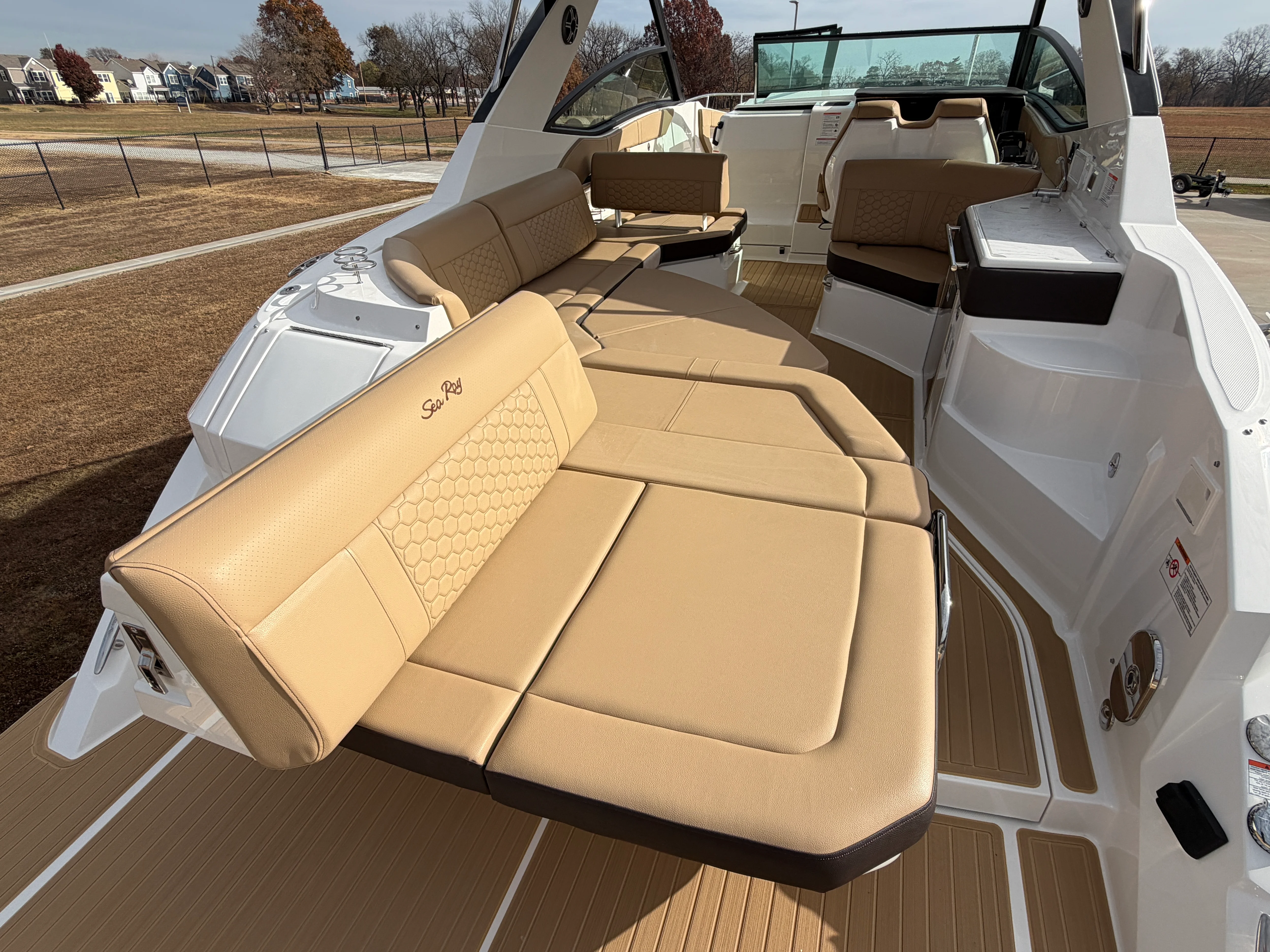 2026 Sea Ray Sundancer 320 Image Thumbnail #9