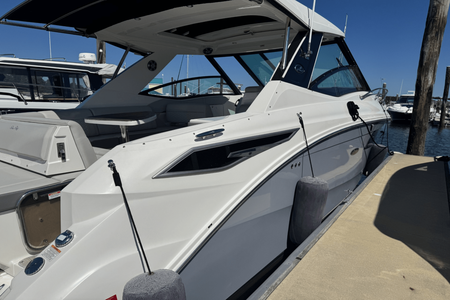 2023 Sea Ray 320 SUNDANCER Image Thumbnail #1