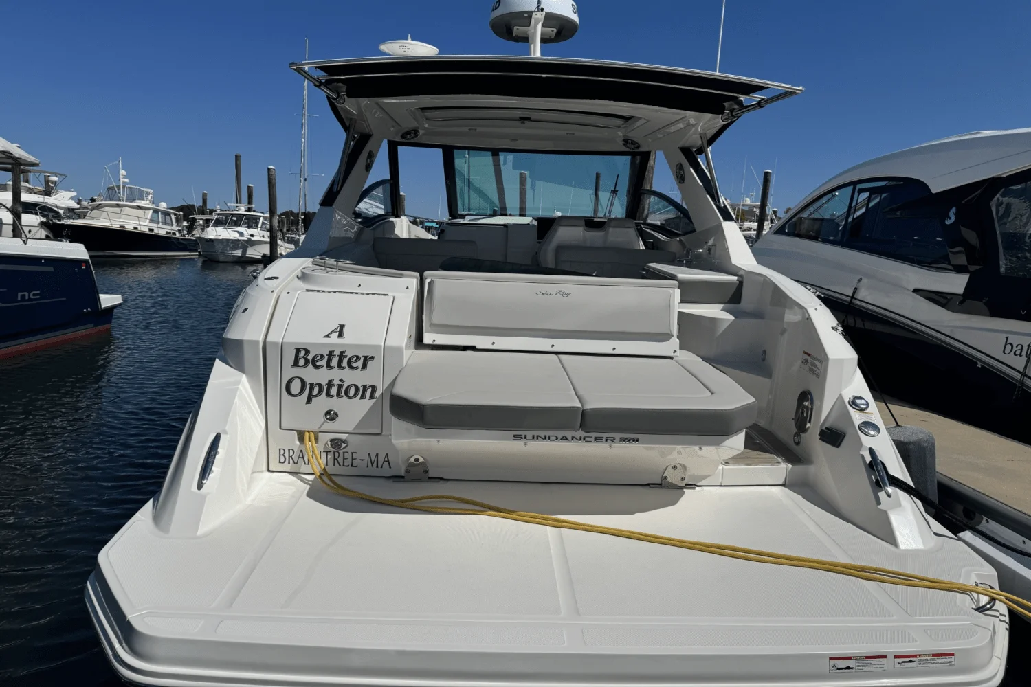 2023 Sea Ray 320 SUNDANCER Image Thumbnail #4