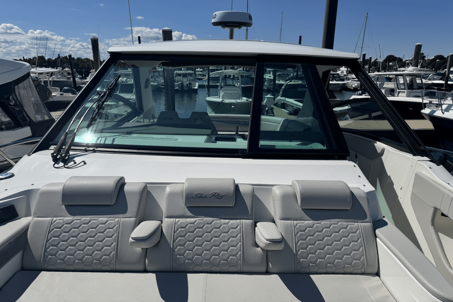 2023 Sea Ray 320 SUNDANCER Image Thumbnail #18