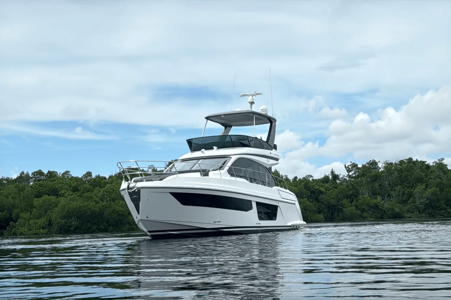 2023 Azimut 53 FLY Image Thumbnail #2
