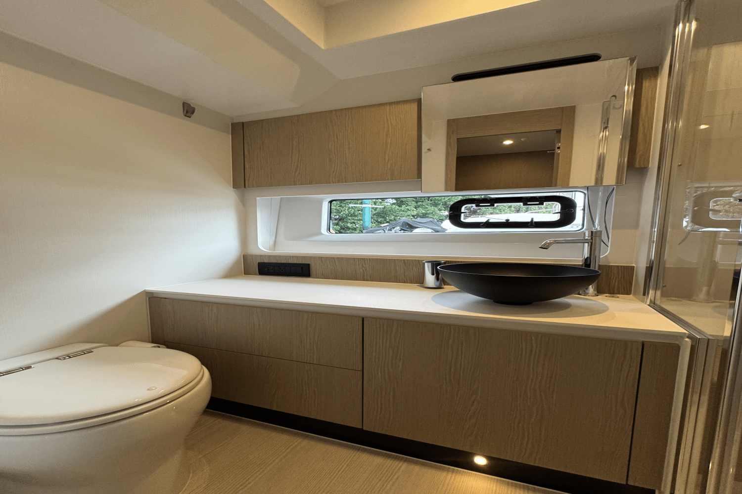 2023 Azimut 53 FLY Image Thumbnail #35