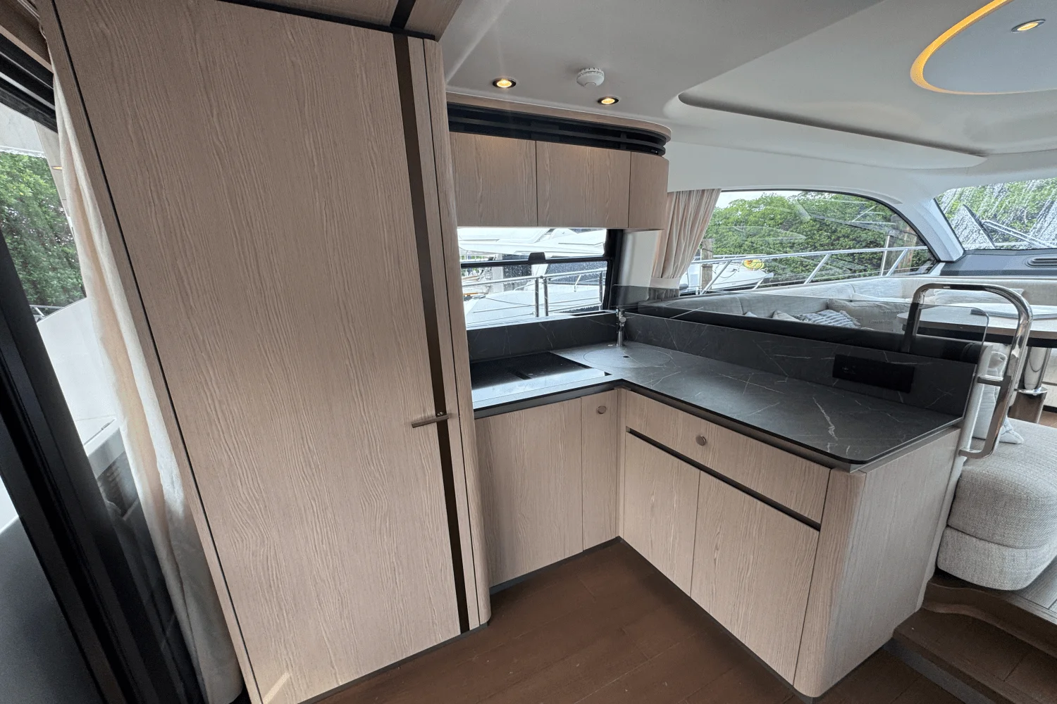 2023 Azimut 53 FLY Image Thumbnail #16