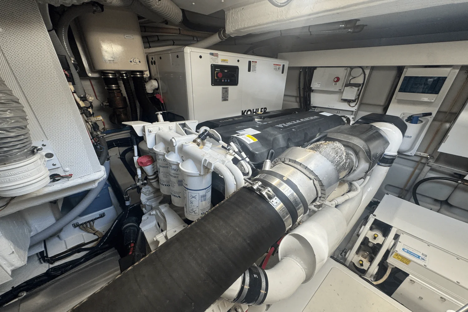 2023 Azimut 53 FLY Image Thumbnail #54