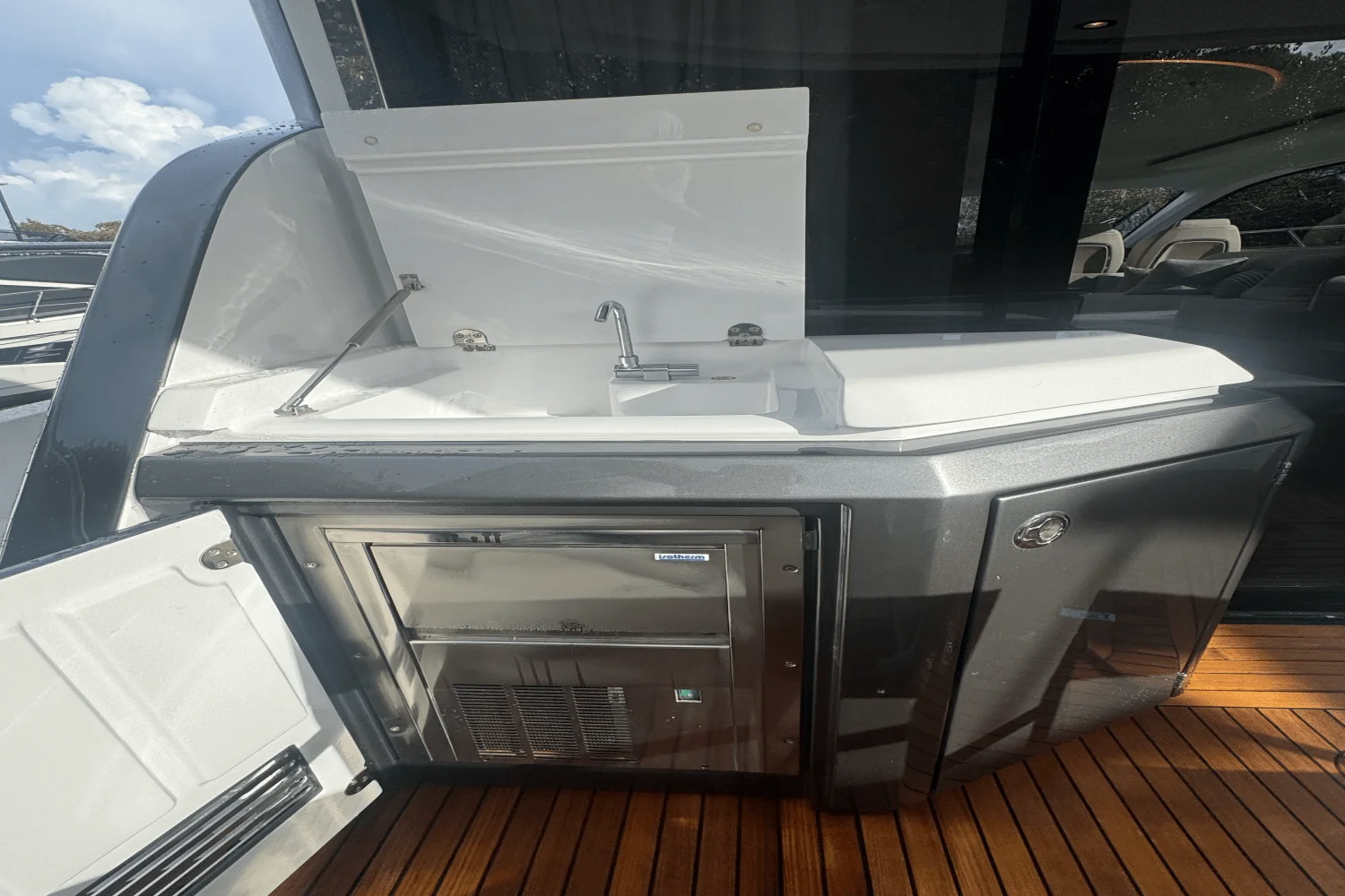 2023 Azimut 53 FLY Image Thumbnail #41
