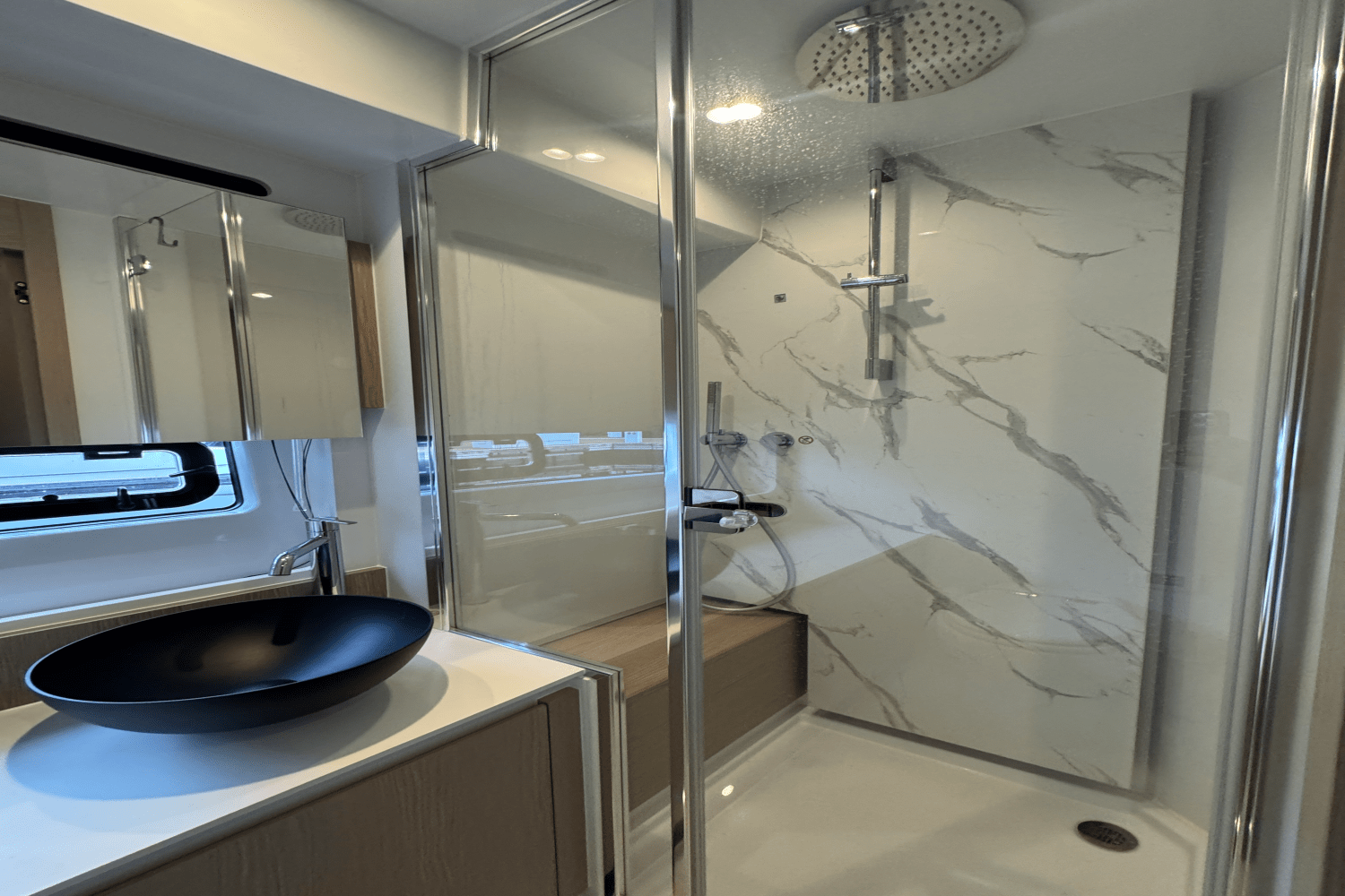 2023 Azimut 53 FLY Image Thumbnail #36