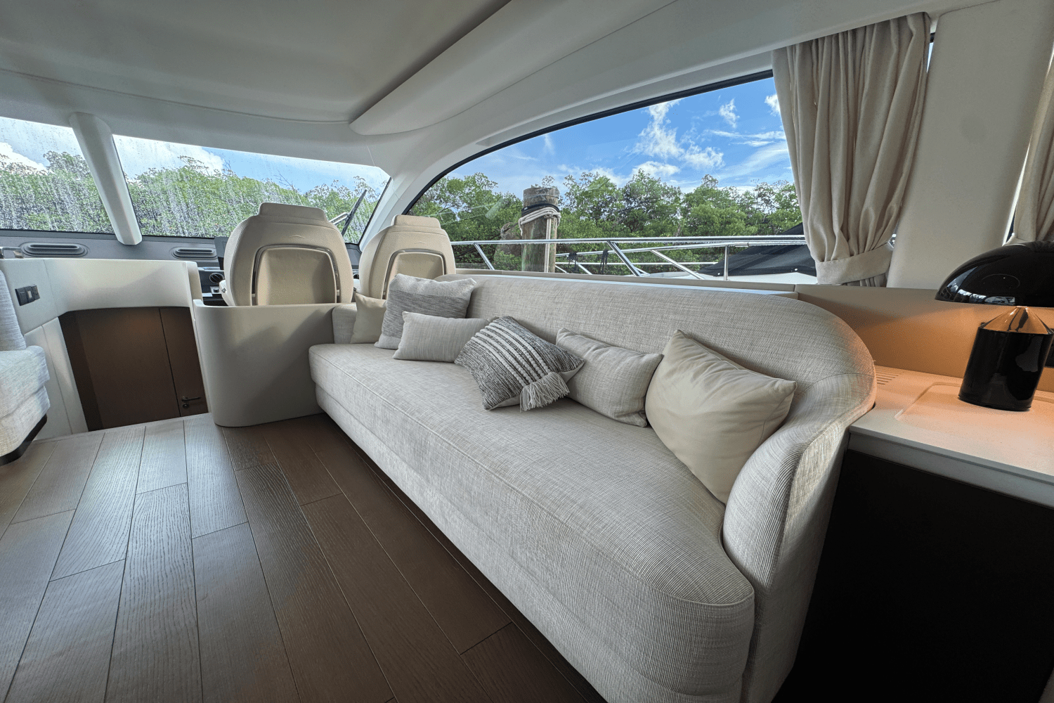 2023 Azimut 53 FLY Image Thumbnail #18