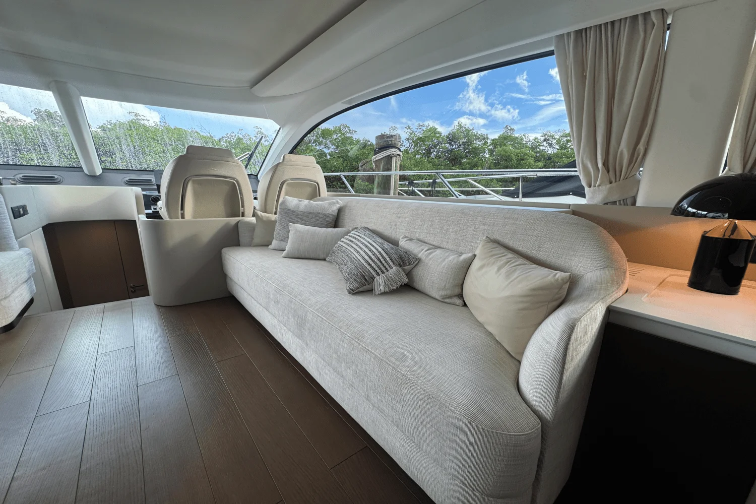 2023 Azimut 53 FLY Image Thumbnail #18