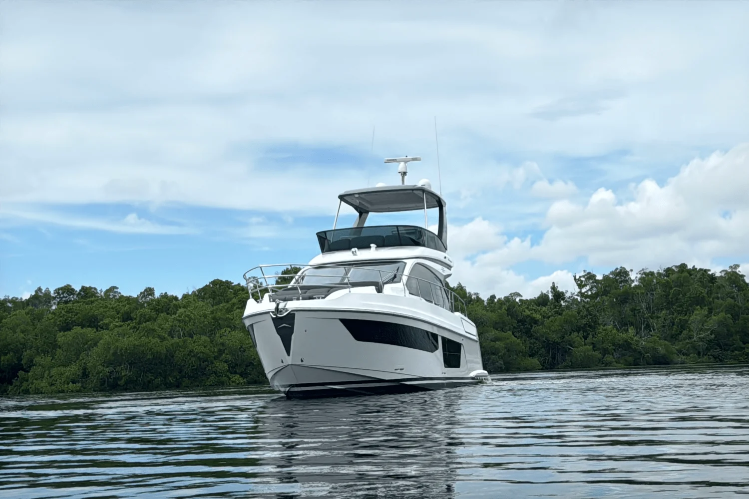 2023 Azimut 53 FLY Image Thumbnail #3