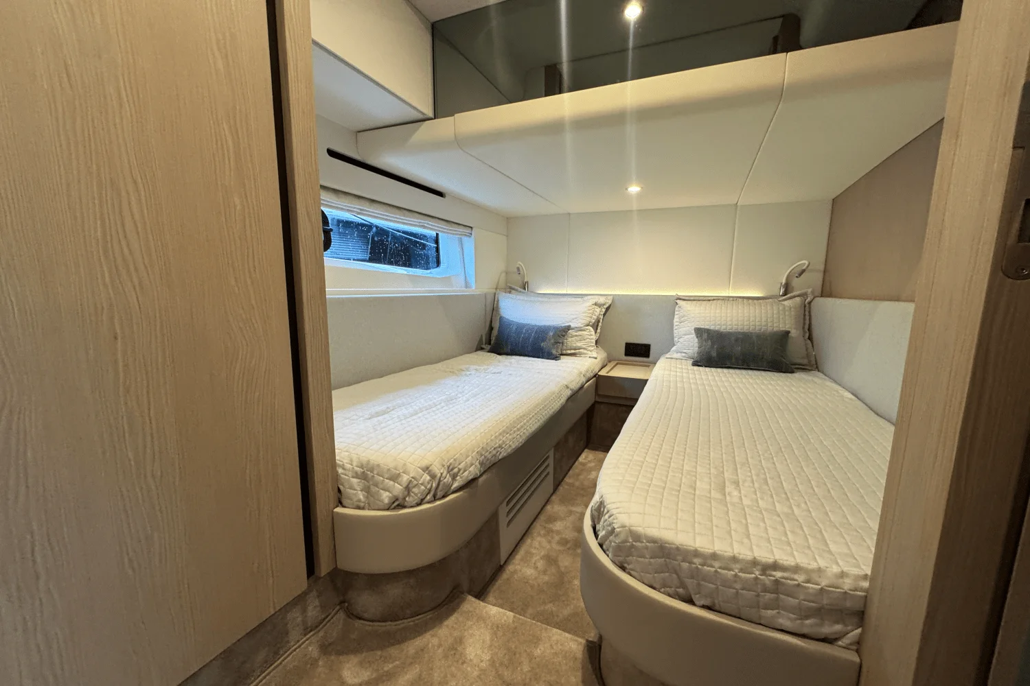 2023 Azimut 53 FLY Image Thumbnail #25