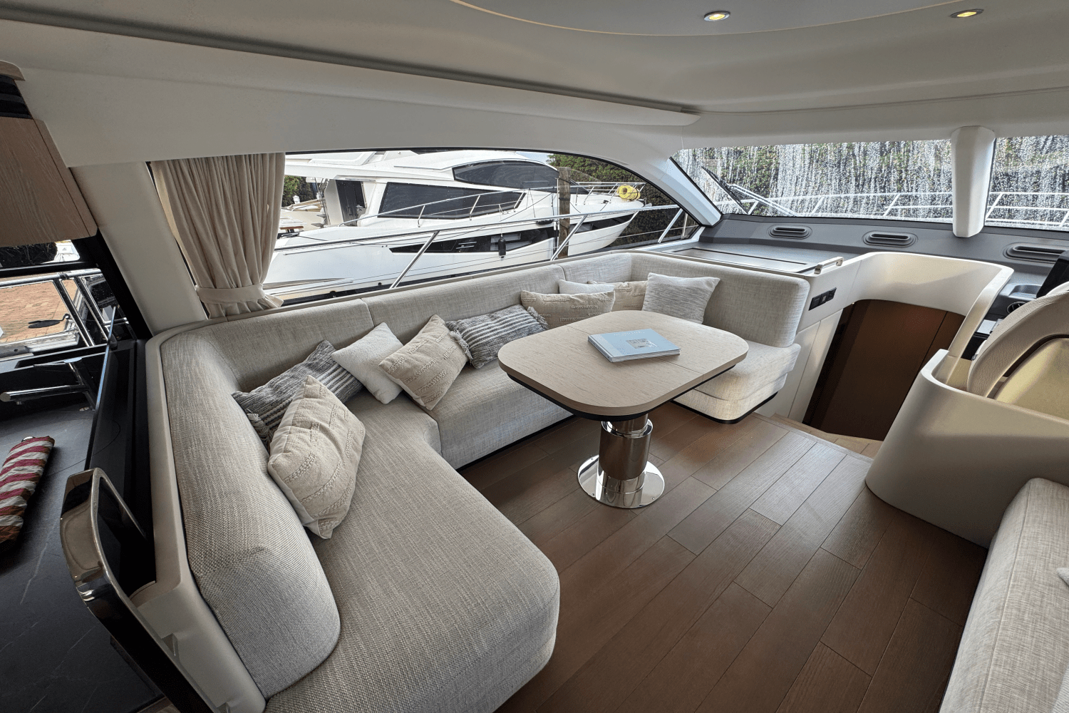 2023 Azimut 53 FLY Image Thumbnail #19