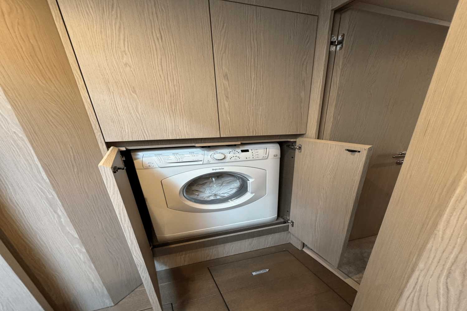 2023 Azimut 53 FLY Image Thumbnail #24