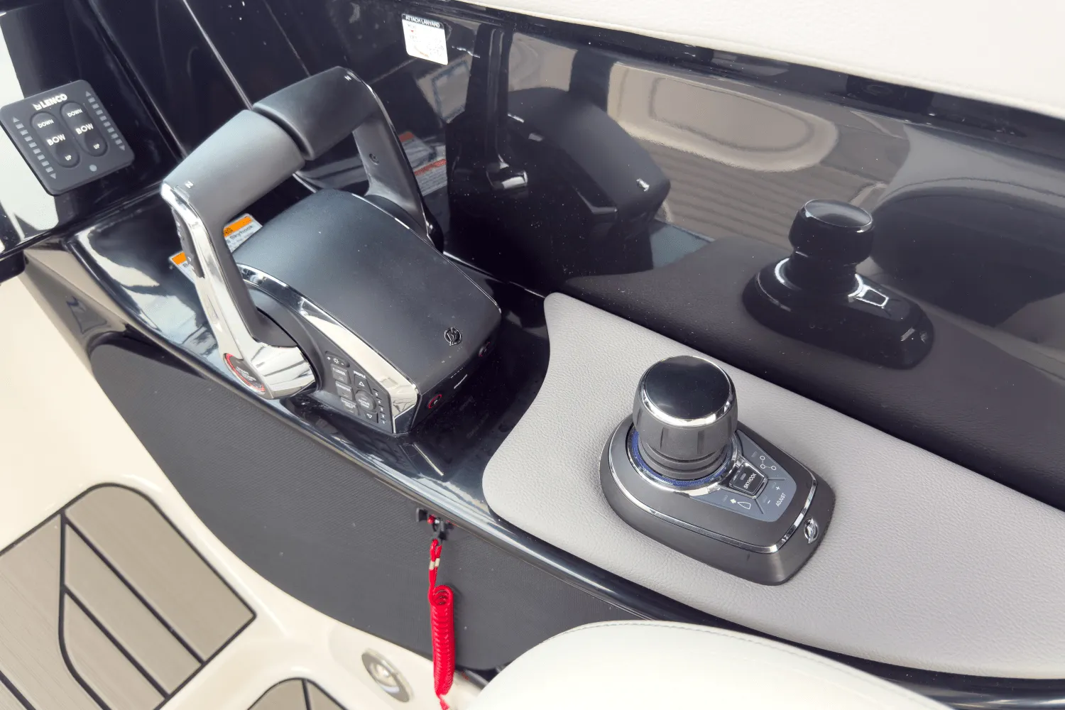 2026 Sea Ray SLX 280 Outboard Image Thumbnail #17