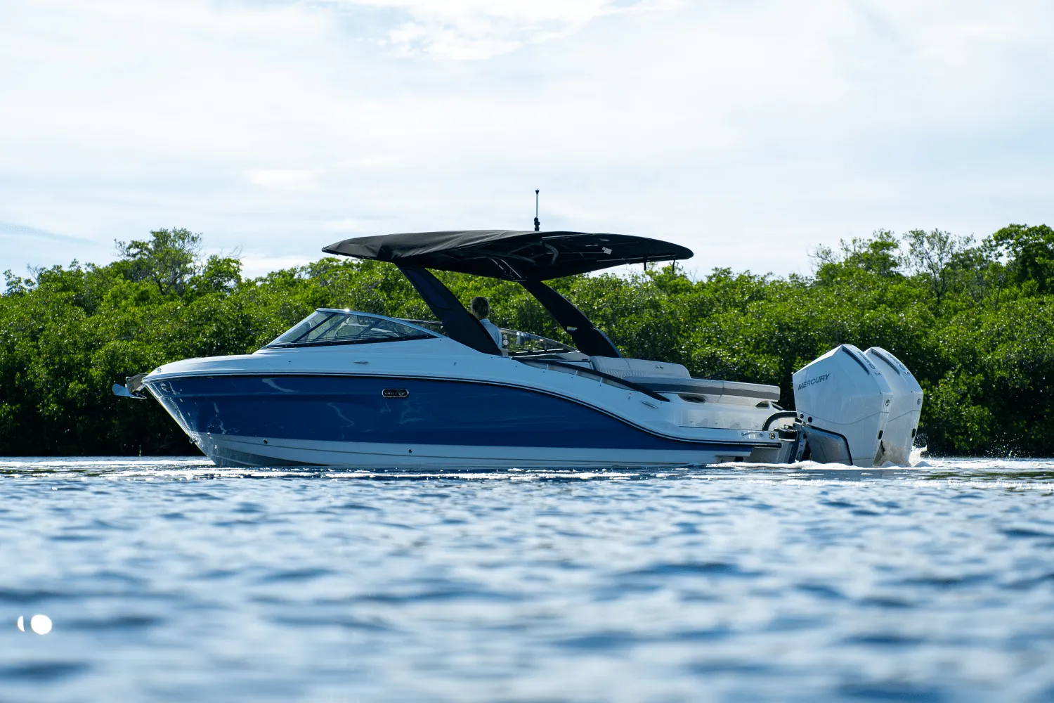 2026 Sea Ray SLX 280 Outboard Image Thumbnail #40