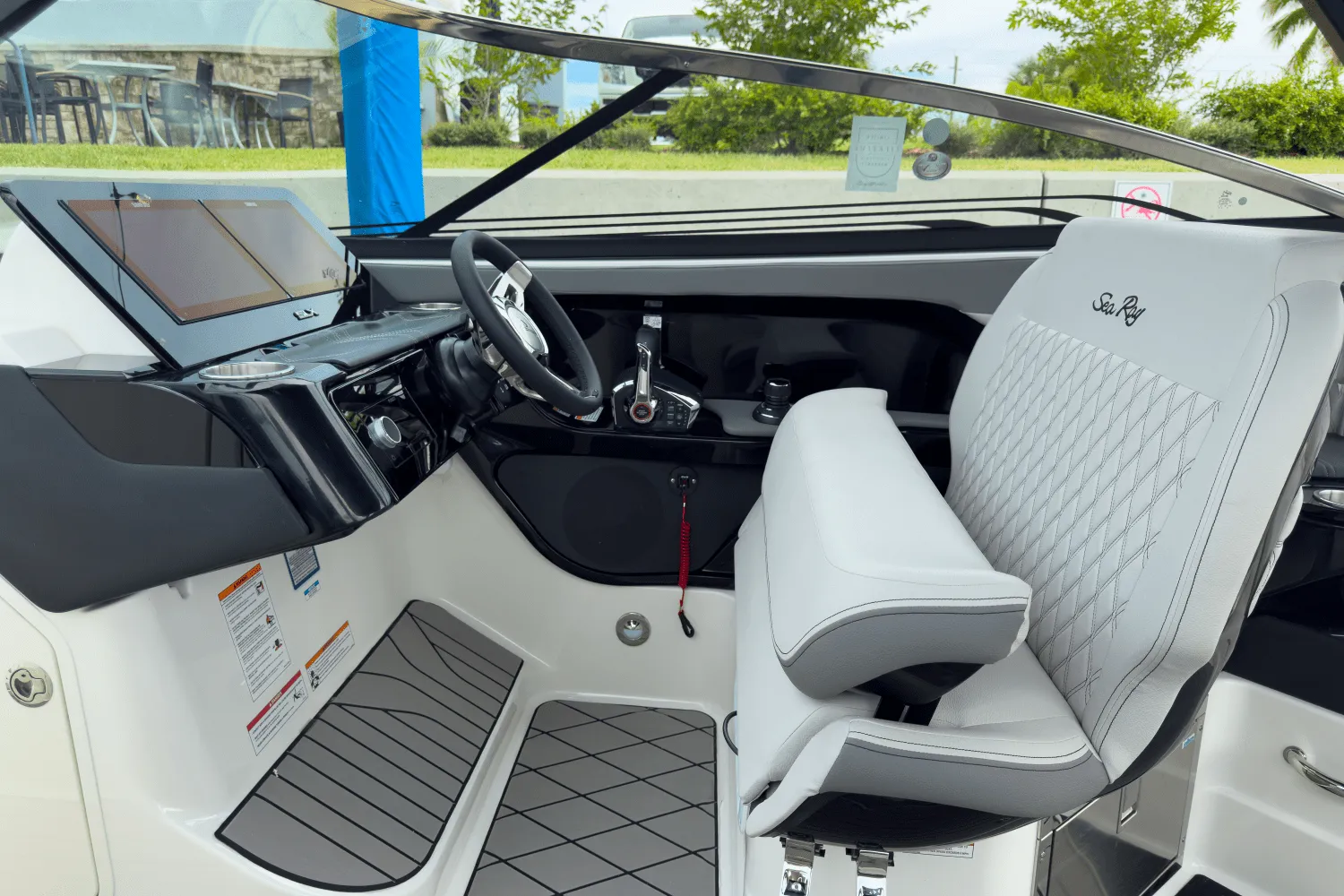 2026 Sea Ray SLX 280 Outboard Image Thumbnail #13