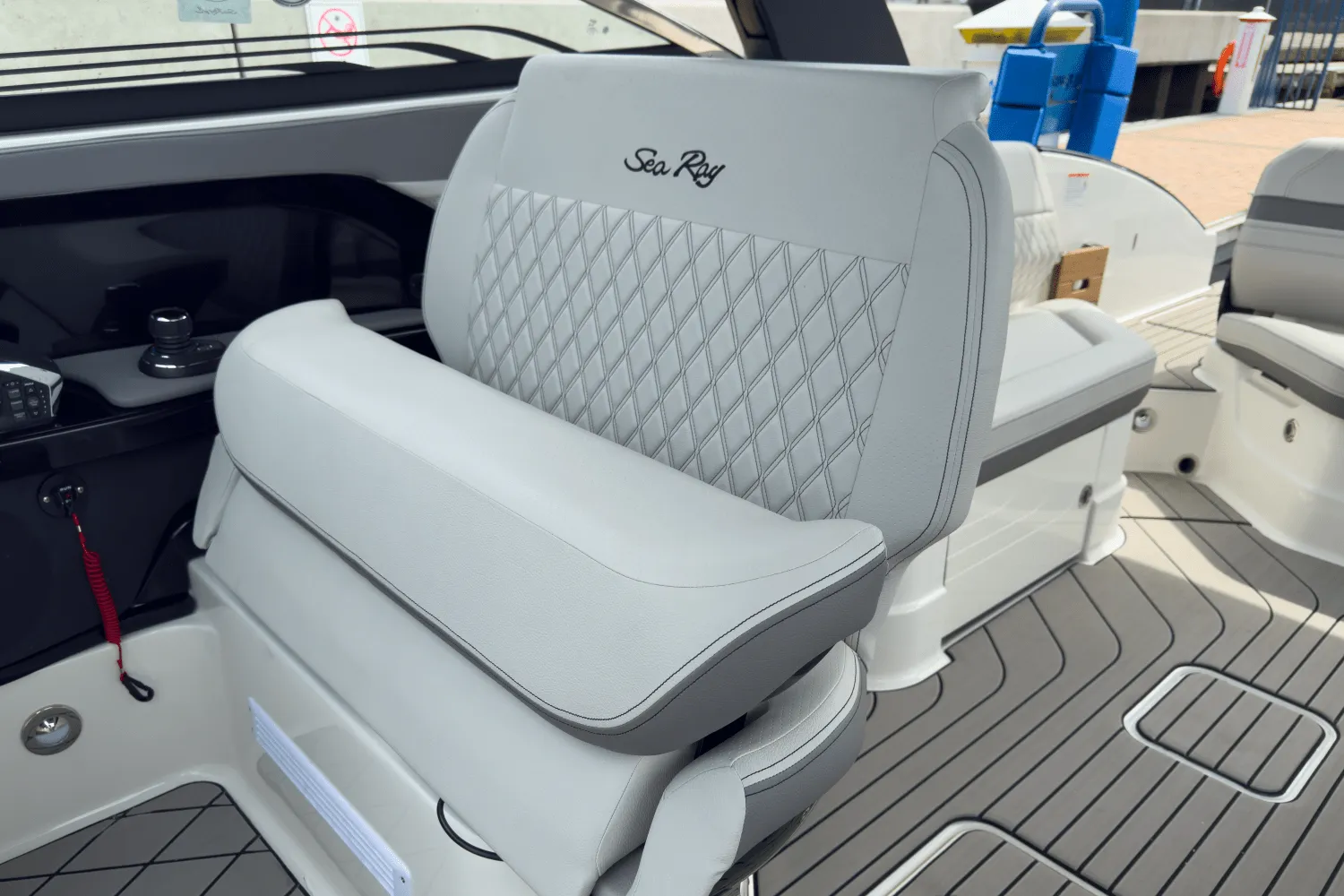 2026 Sea Ray SLX 280 Outboard Image Thumbnail #14