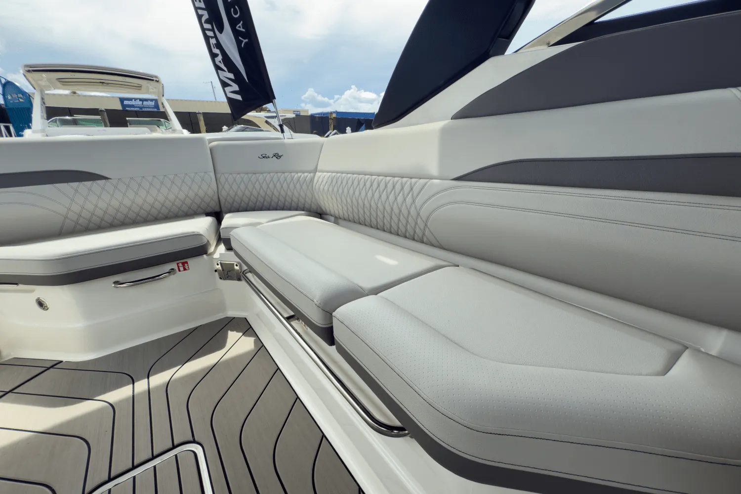 2026 Sea Ray SLX 280 Outboard Image Thumbnail #9